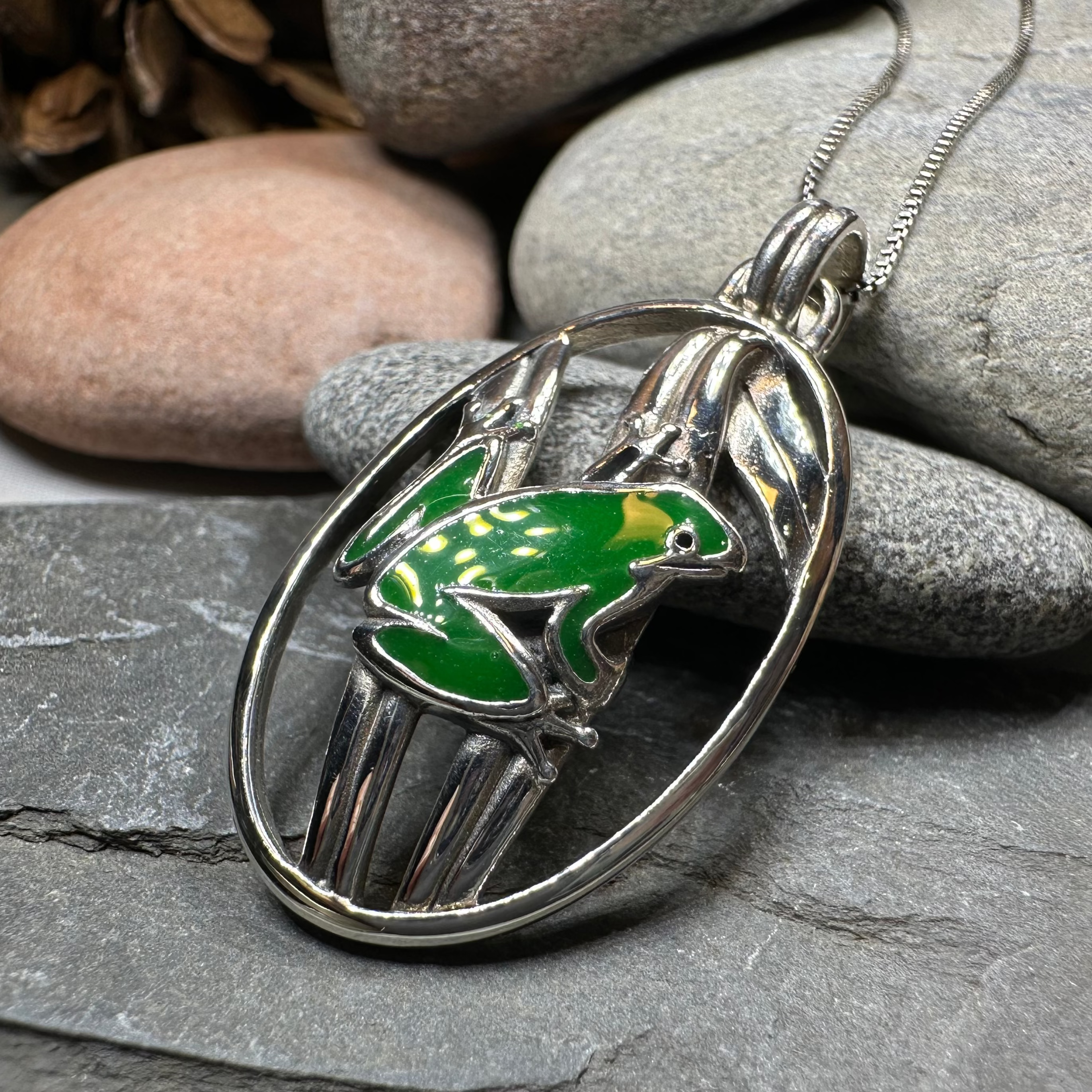 Enamel Frog Necklace - Cute Animal Jewelry for Women, Handmade Frog Pendant Necklace, Unique Gift for Her - Perfect for Casual Wear, Parties & Nature Lovers