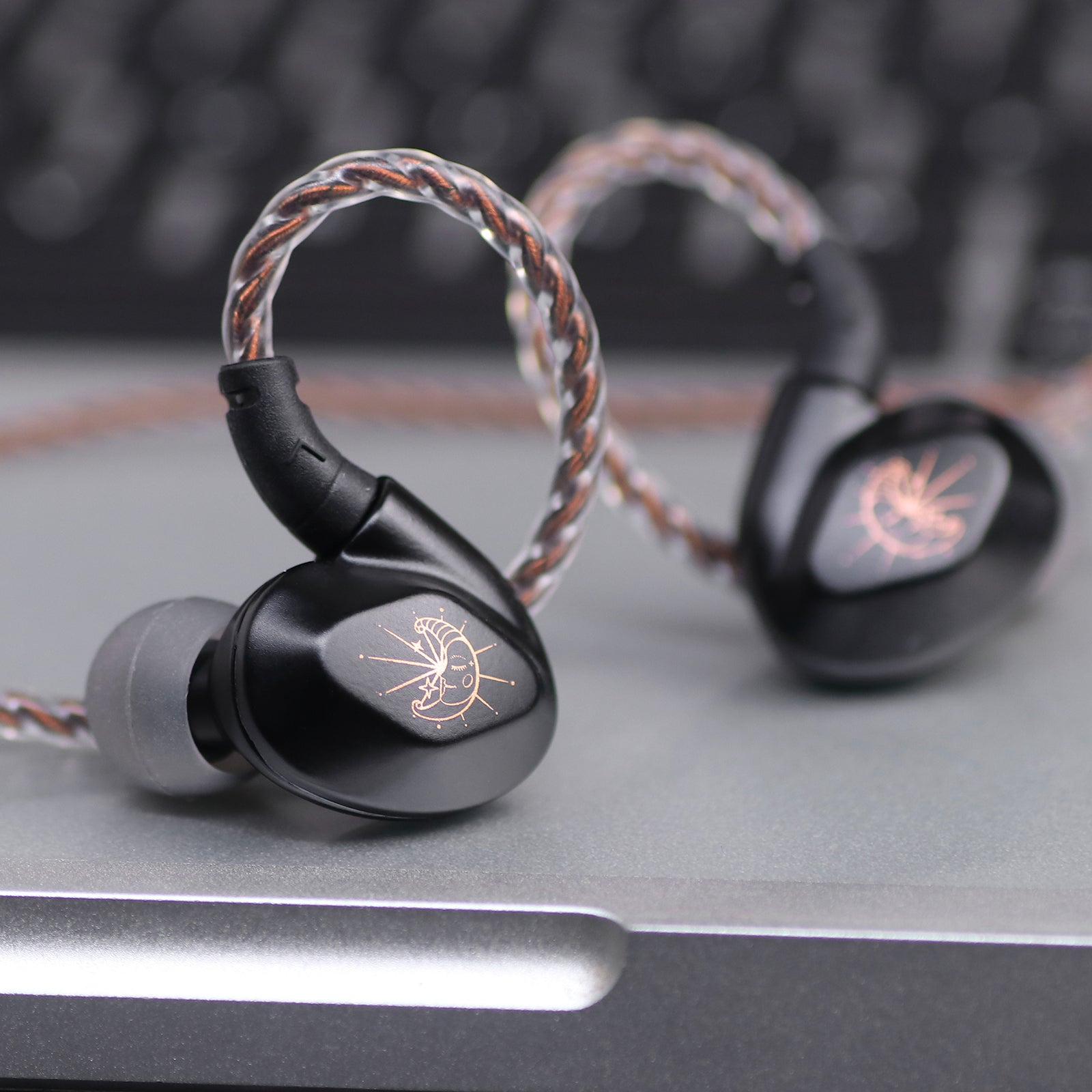BLON Z200 HiFi In-Ear Earphones with 10mm Carbon Diaphragm Driver - Premium Sound Quality for Music Lovers, Audiophiles & Commuters - Perfect for Travel, Workouts & Daily Use