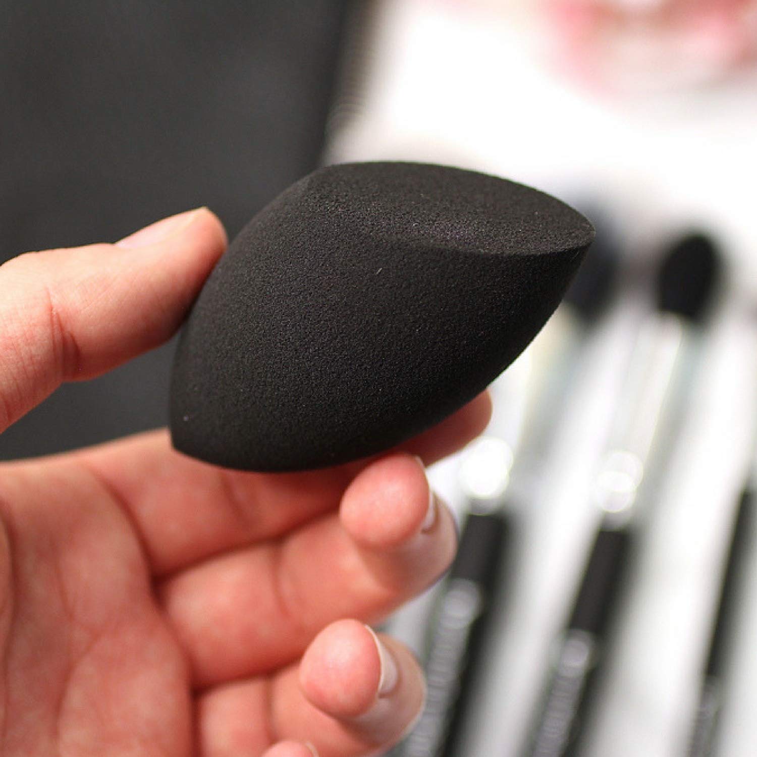 Premium Latex-Free Beauty Sponge Set - 1 Black Egg Shape & 1 Black Complexion Makeup Blender for Foundation, Contour & Highlighting | Reusable Cosmetic Applicator for Flawless Blending & Stippling | Perfect for Professional Makeup Artists & Daily Beauty Routines