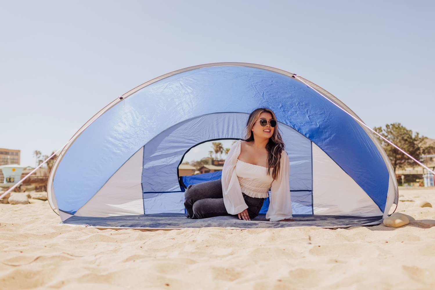 NCAA Illinois Fighting Illini Portable Beach Tent - Quick Pop Up Sun Shelter for Outdoor Sports, Picnics & Beach Days - UV Protection & Windproof Design
