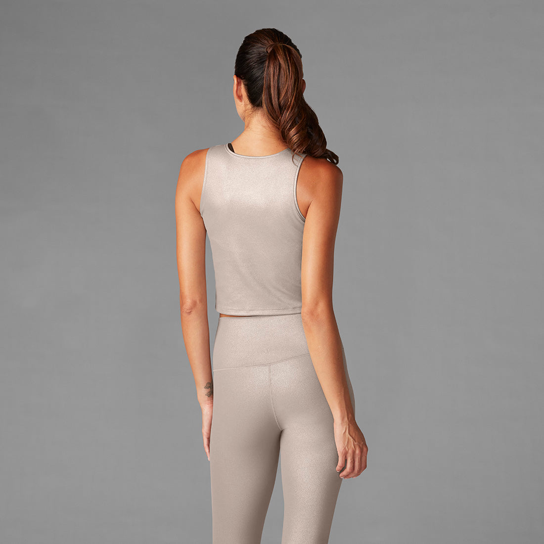 Tavi Noir Women's Crop Tank Top - Stylish & Comfortable Summer Fashion for Casual Wear, Gym, Yoga, and Beach Outfits