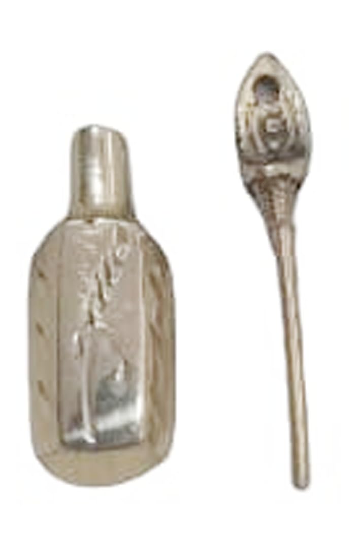 Premium Mii Art Brass Surma Container with Funnel & 2 Surma Sticks - Authentic Ayurvedic Eye Care Kit for Kohl Application (7cm Size) - Perfect for Traditional Eyeliner & Beauty Rituals at Home