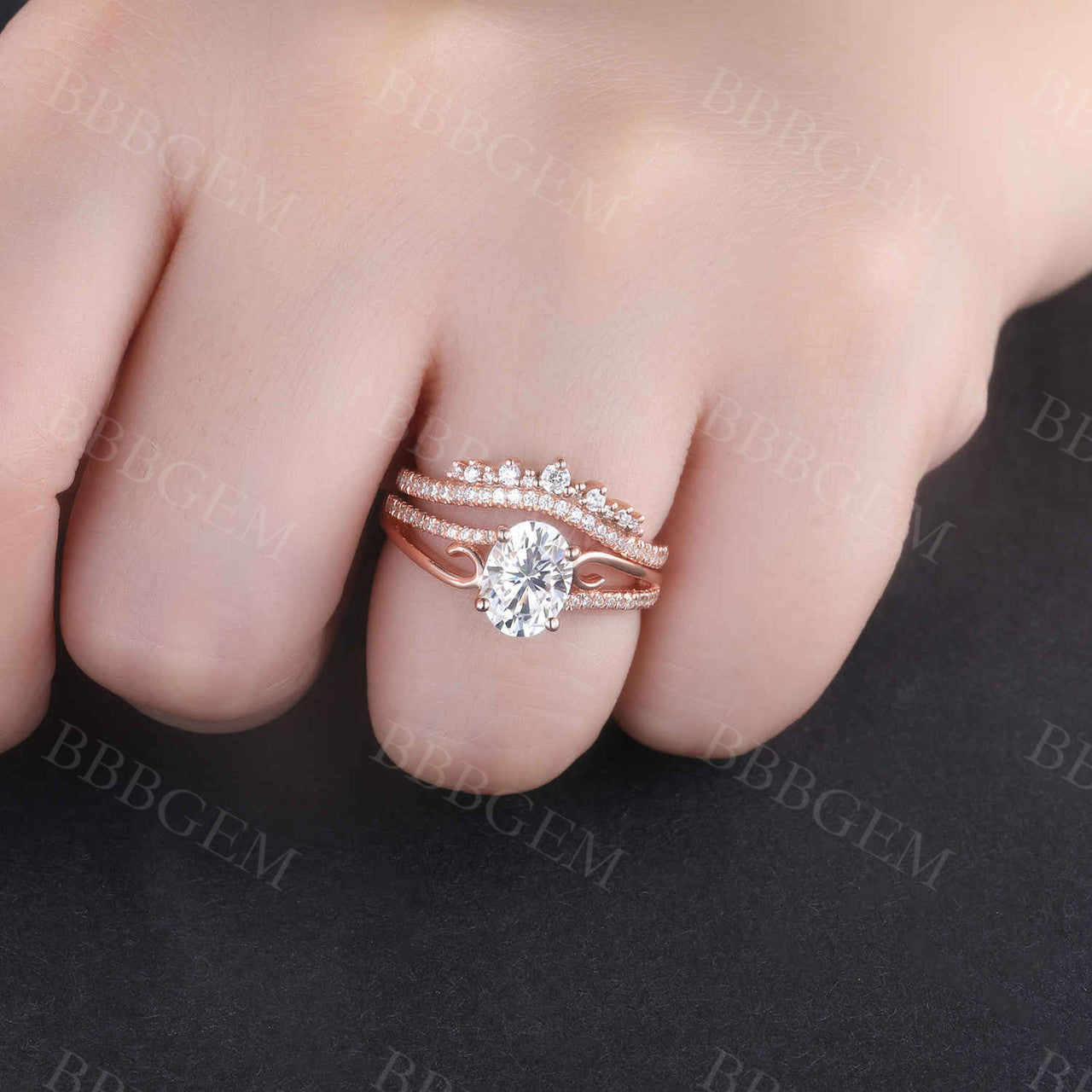 14K Rose Gold Moissanite Engagement Ring Set with Vintage Curved Diamond Band - Elegant Wedding Ring Set for Women, Proposal, Anniversary Gift, Bridal Jewelry (Perfect for Romantic Occasions & Special Moments)