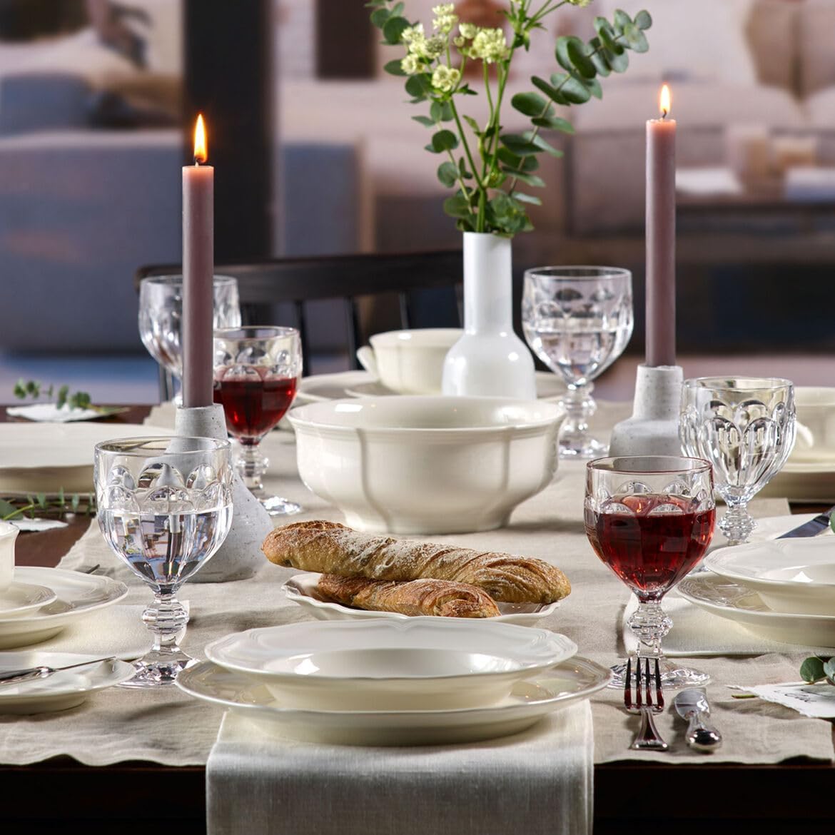 Villeroy & Boch Manoir 18-Piece Dinnerware Set - Premium Porcelain Plates & Bowls, Made in Germany, White - Elegant Table Setting for Fine Dining & Special Occasions