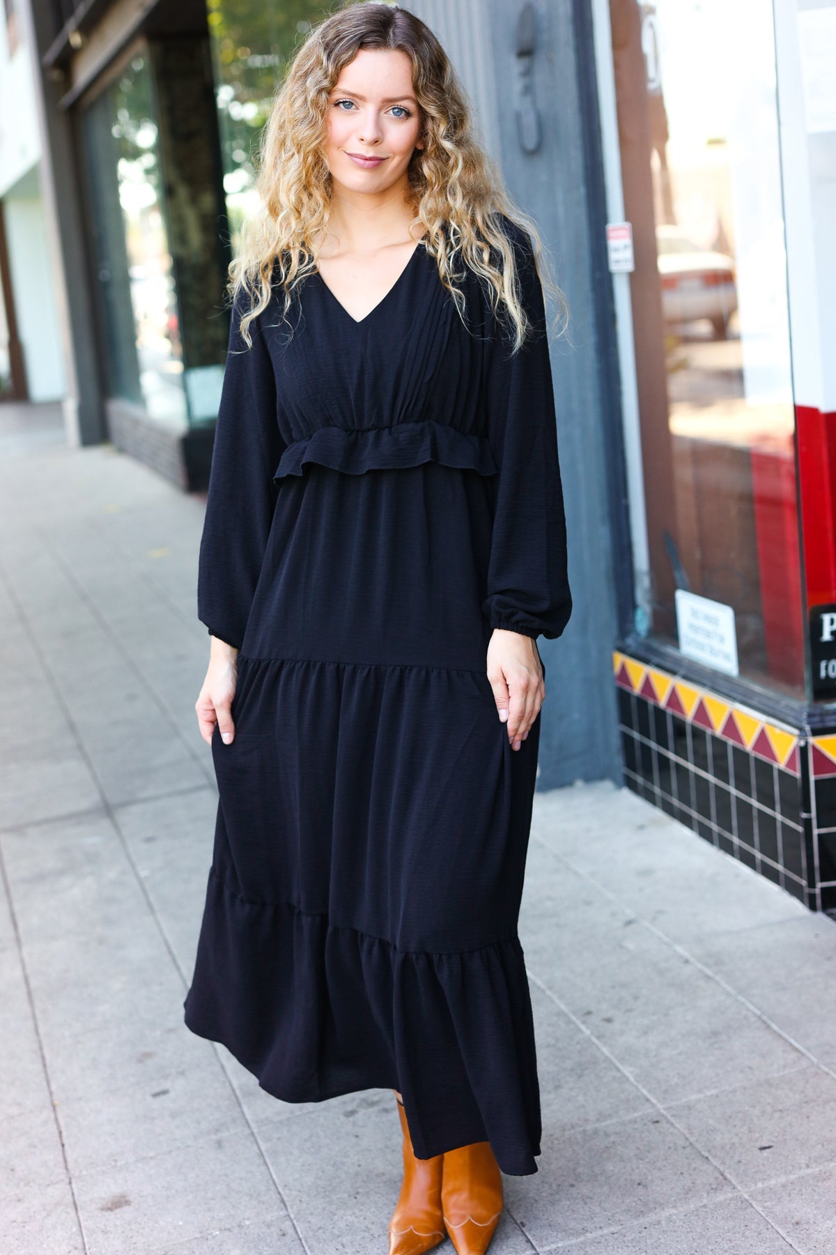 Elegant Black Pintuck Detail Frill V-Neck Maxi Dress for Women | Summer Beach Wedding Party Formal Evening Gown