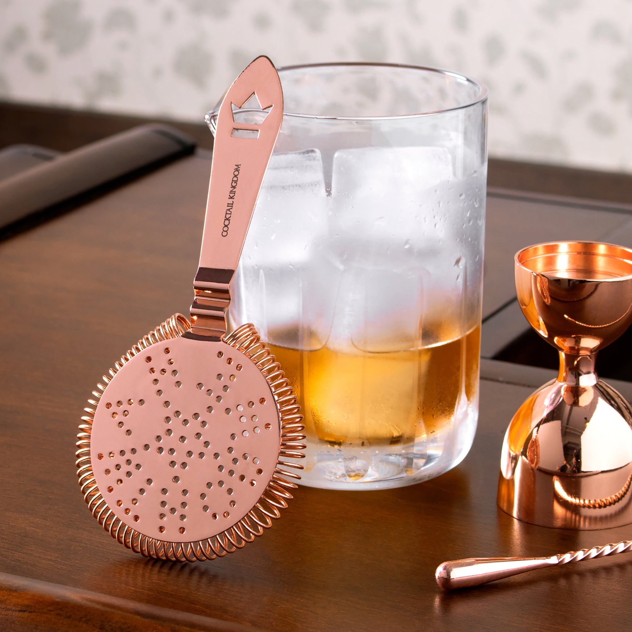 Vintage Style Cocktail Strainer - Copper Plated Bar Tool for Mixing Drinks, Perfect for Home Bars, Cocktail Parties & Professional Bartending
