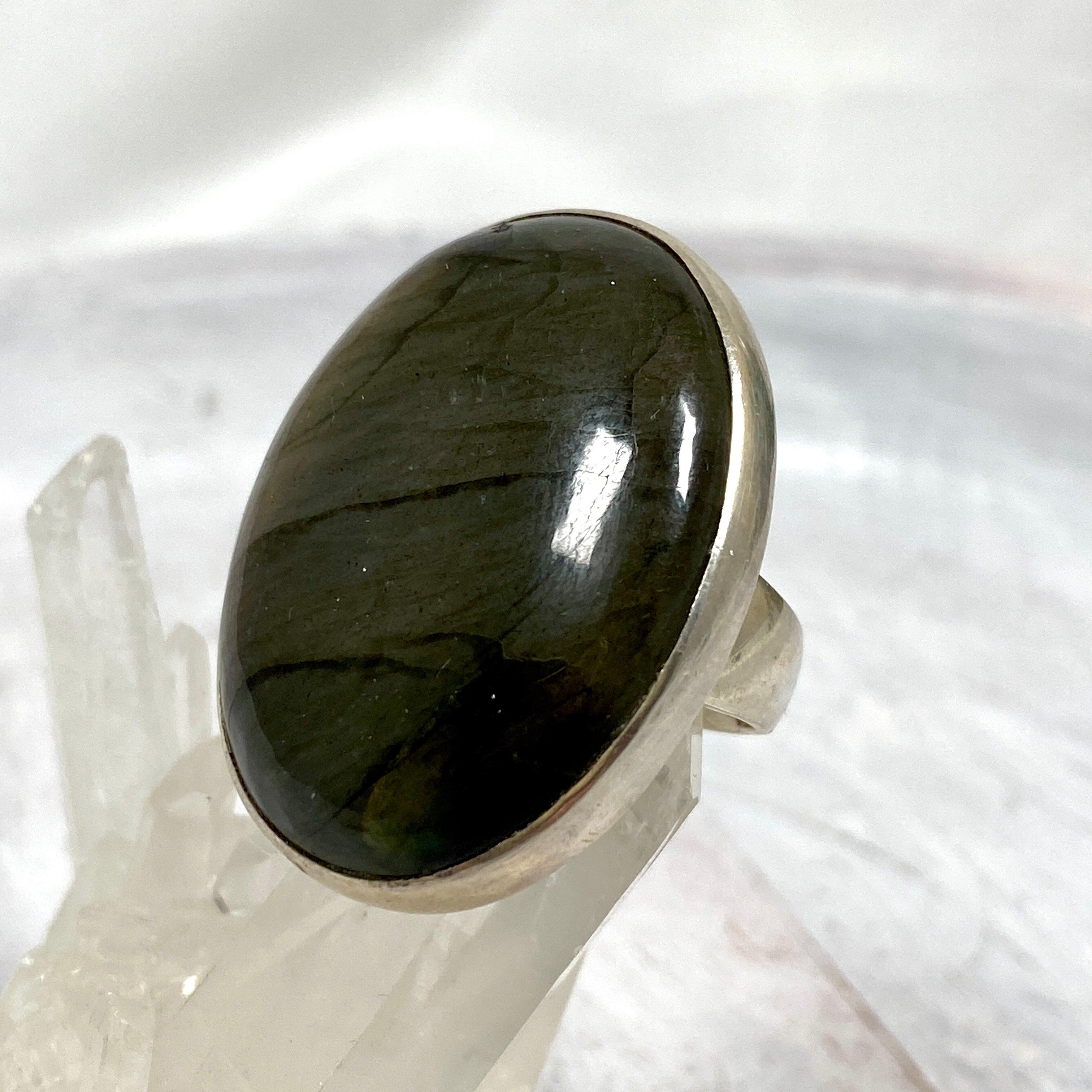 10K Gold Purple Labradorite Oval Ring for Women - Elegant Gemstone Jewelry for Everyday Wear & Special Occasions | KRGJ1001