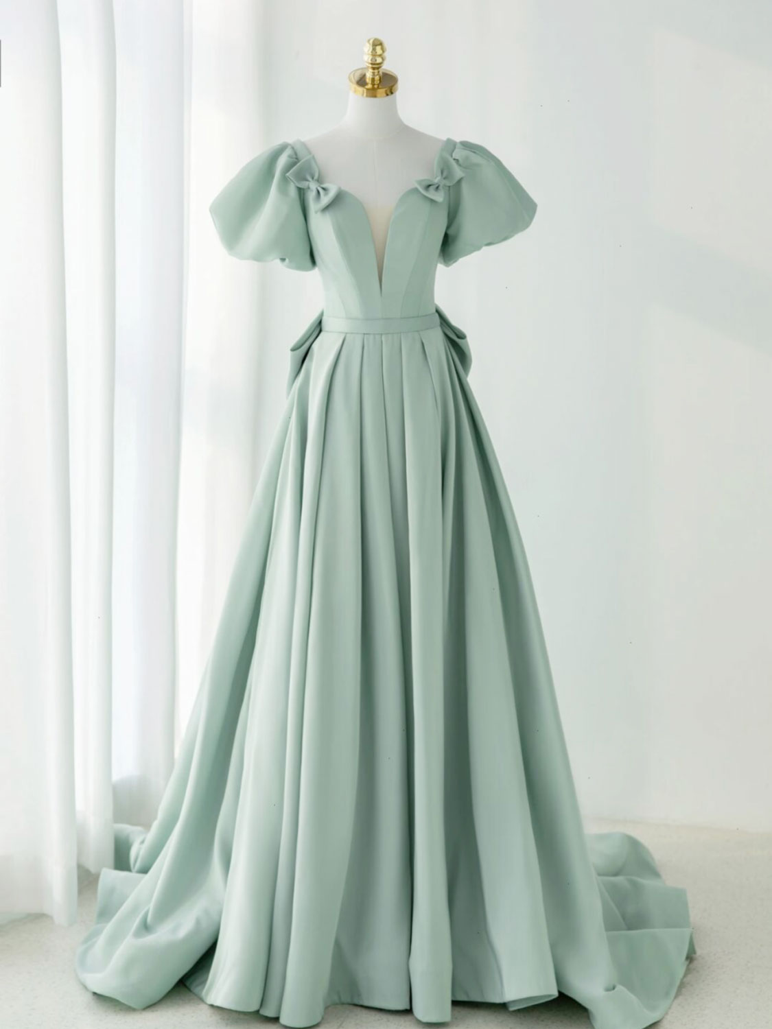 Elegant A-Line Puff Sleeves Long Prom Dress in Emerald Green - Formal Evening Gown for Homecoming, Wedding Guest & Special Occasions