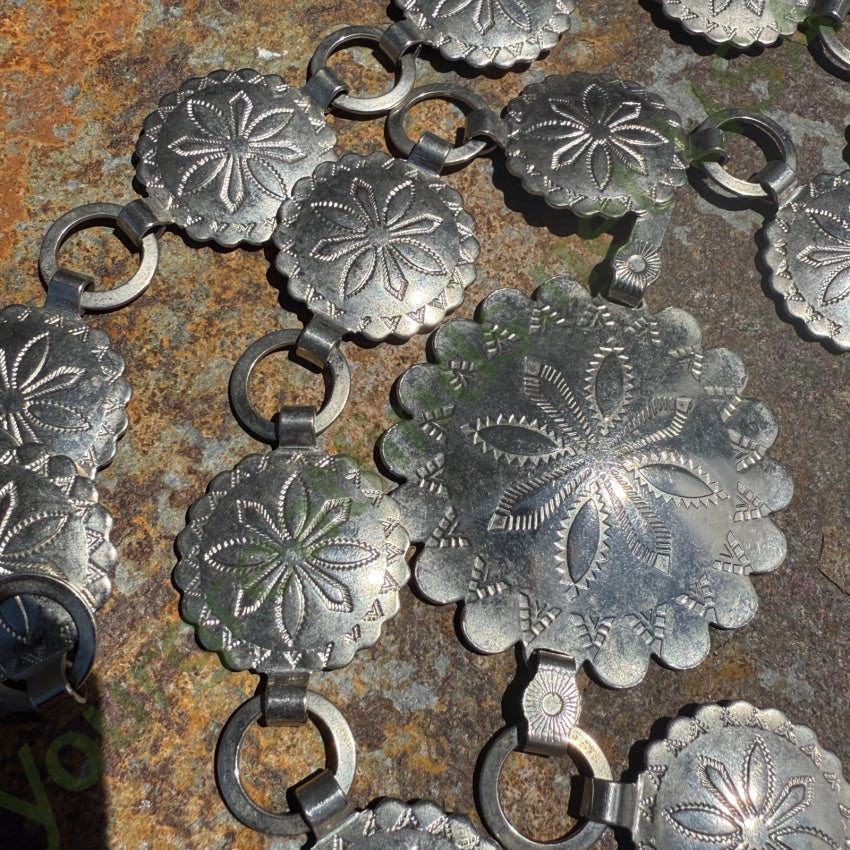 Vintage Western Silver Concho Belt for Women & Men - Authentic Costume Grade Silver Belt Buckle - Perfect for Cowboy, Cowgirl, Rodeo & Halloween Costumes