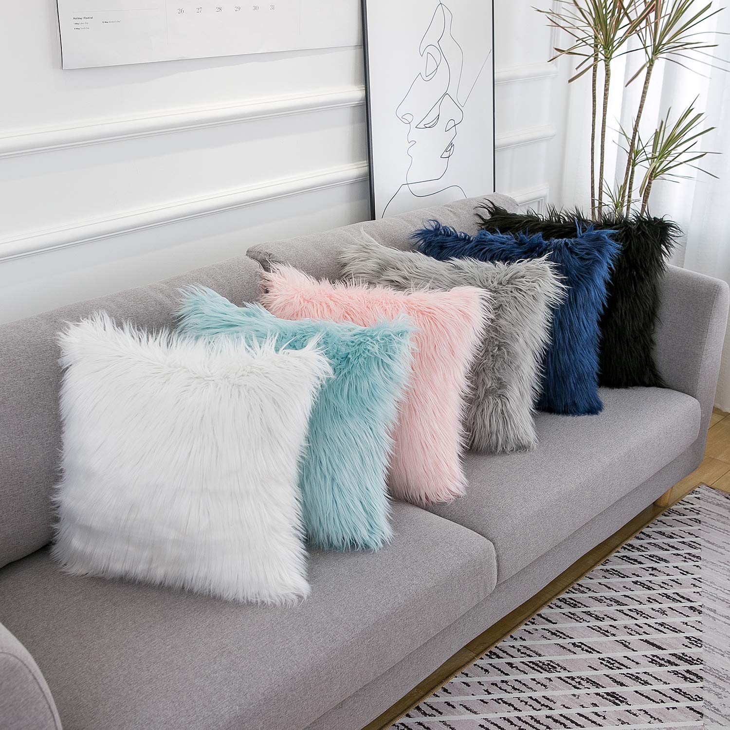 WLNUI Set of 2 White Faux Fur Pillow Covers 20x20 Inch - Soft Fluffy Decorative Throw Pillows for Sofa, Bed & Couch - Luxury Merino Style Square Cushion Cases for Living Room, Bedroom Decor