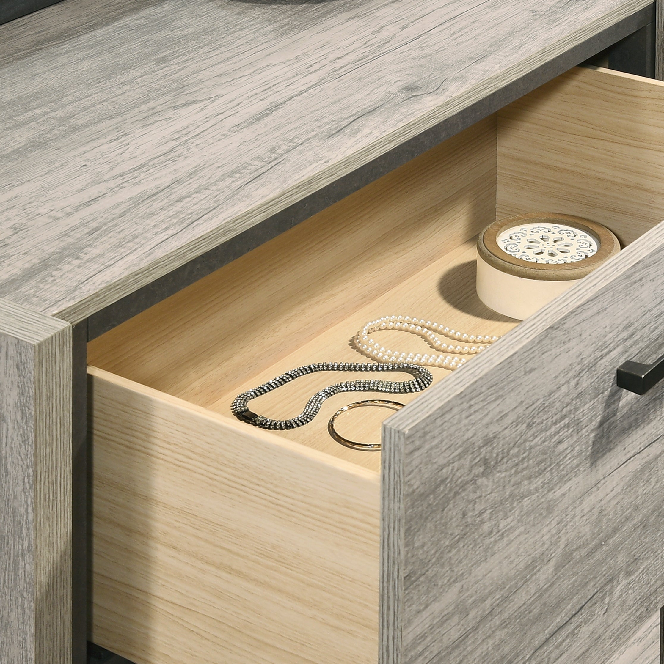 Roundhill Furniture Lenca 5-Drawer Chest in Weathered Gray - Stylish Bedroom Dresser for Storage & Organization | Perfect for Master Bedroom, Guest Room or Dorm