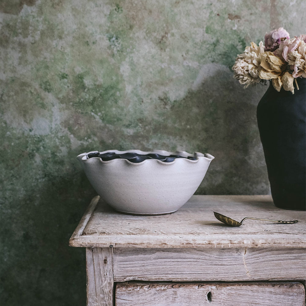Premium Ceramic Wave Bowl - Handcrafted, Microwave & Dishwasher Safe - Perfect for Soups, Salads & Serving Dishes - Ideal for Home Dining & Party Entertaining