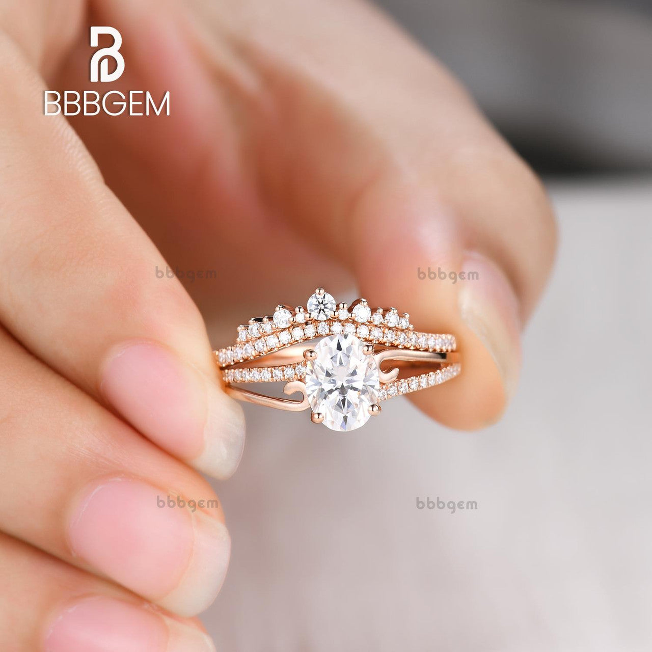 14K Rose Gold Moissanite Engagement Ring Set with Vintage Curved Diamond Band - Elegant Wedding Ring Set for Women, Proposal, Anniversary Gift, Bridal Jewelry (Perfect for Romantic Occasions & Special Moments)