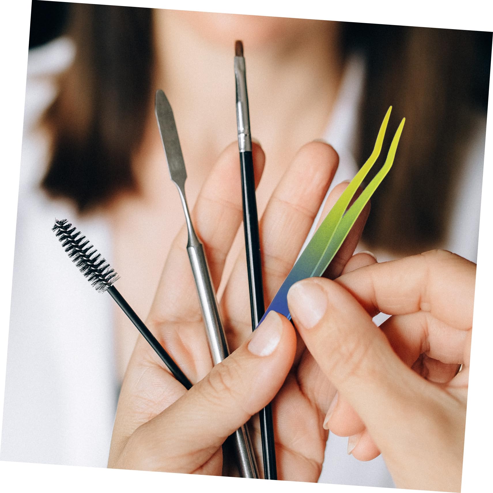 Professional Precision Tweezers for Eyebrows & Eyelashes - Stainless Steel Beauty Tool for Women & Men - Perfect for Eyebrow Shaping, Lash Extensions & Makeup Application