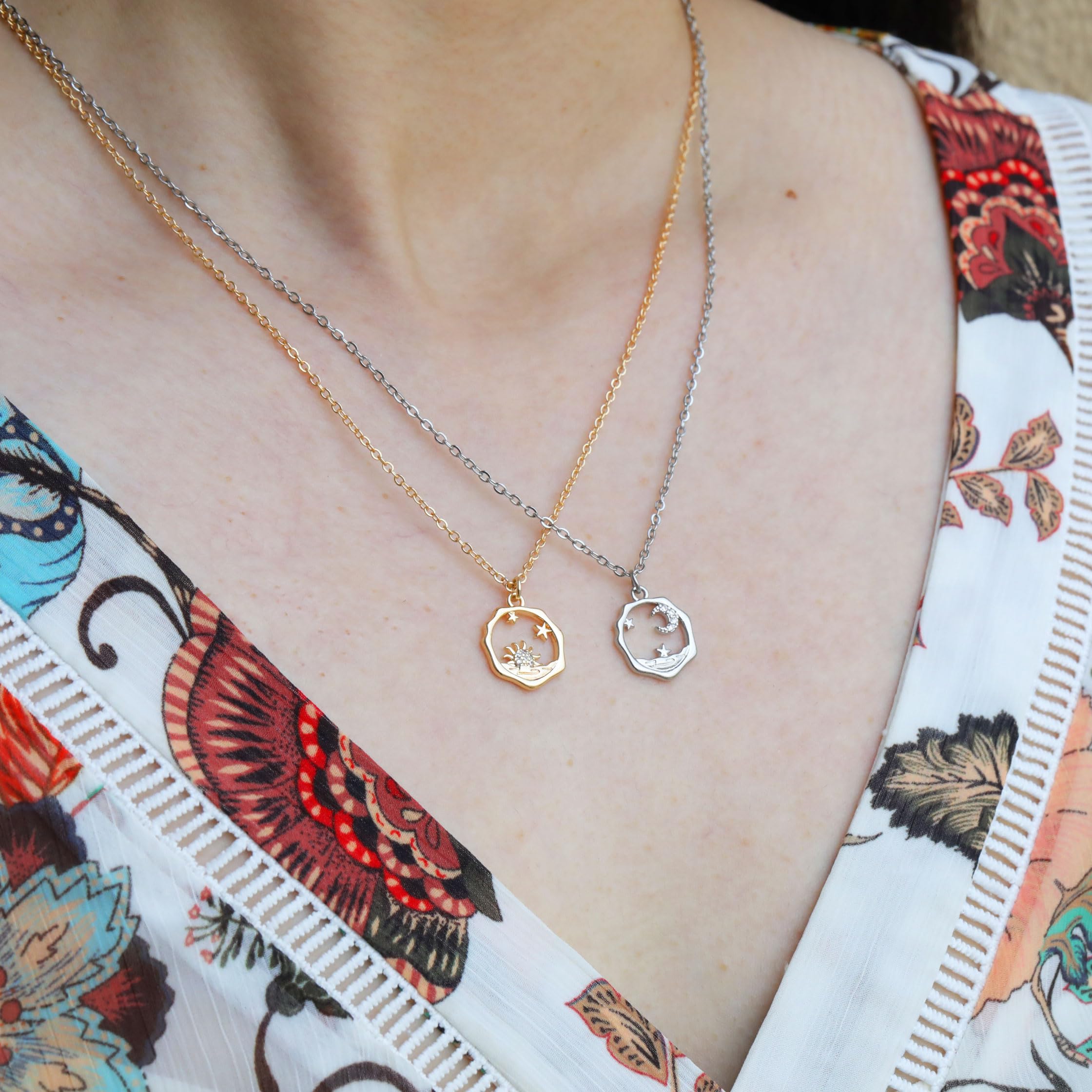 Butterfly Compass Cross Necklace - Unique Friendship & Sister Necklace for Women, Perfect Gift for Daughter, Graduation, Christmas & Birthday - Ideal for Everyday Wear, Special Occasions & Gift-Giving