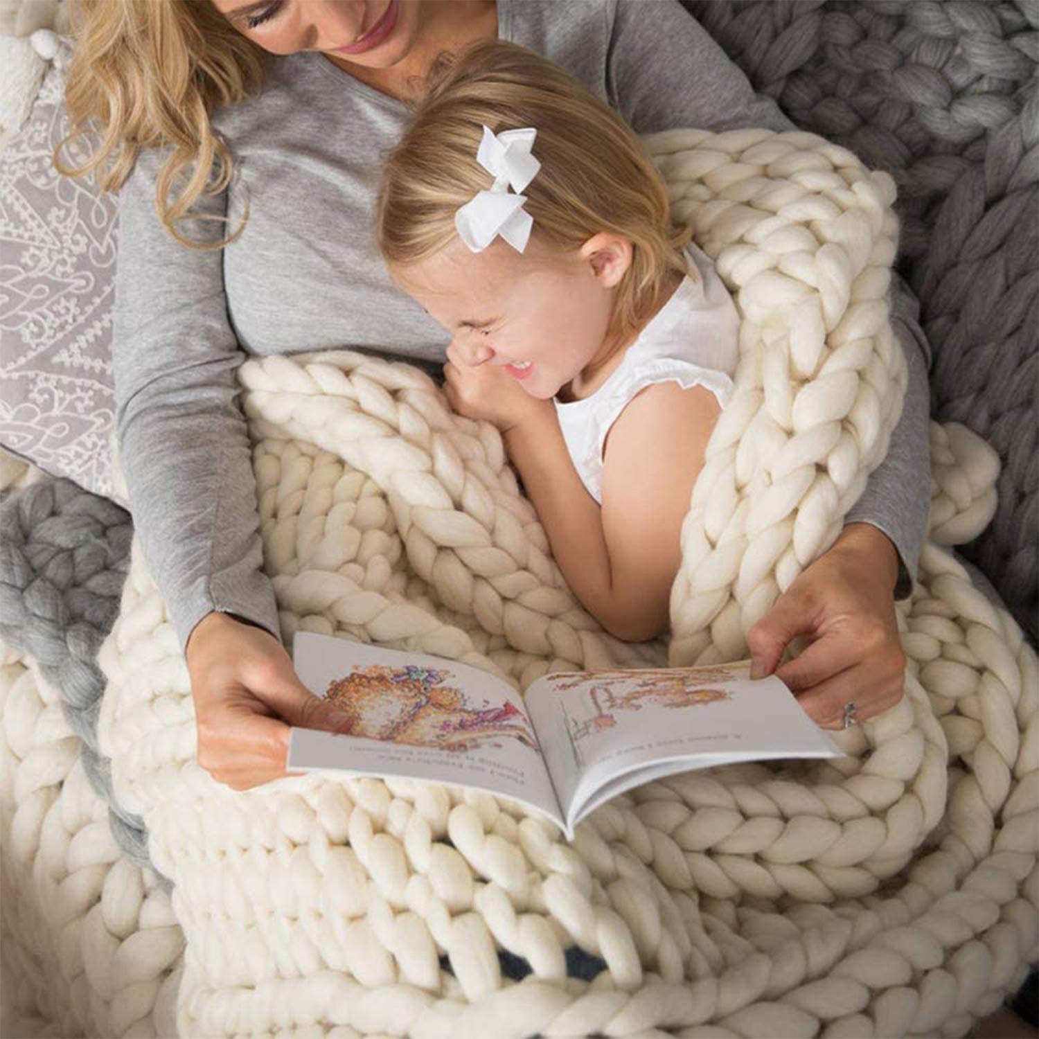 YUKTOPA Chunky Knit Throw Blanket - Handmade Bulky Knitting Yarn Blanket, Super Large 130×170cm - Cozy Beige Blanket for Bedroom, Sofa, Chair, Pet Bed & Yoga Mat - Perfect for Home Decor, Winter Warmth and Relaxation