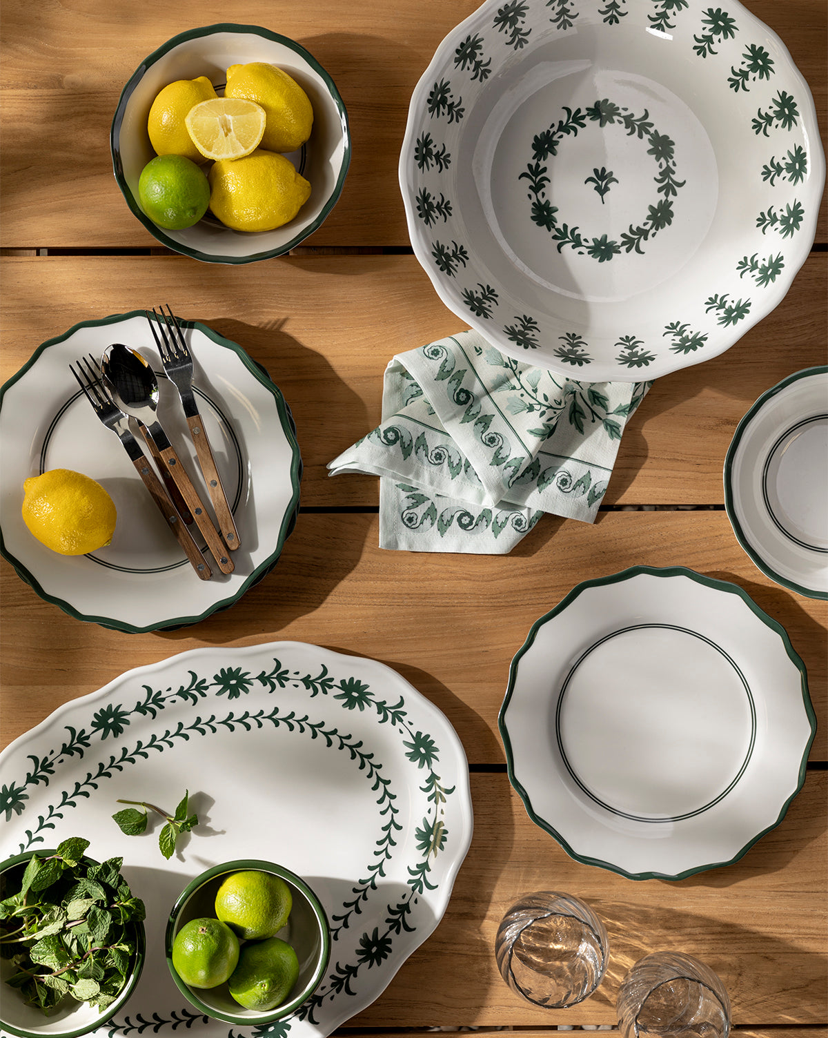 Premium Alba Melamine Platter - Durable & Lightweight Serving Tray for Parties, Picnics & Entertaining - Dishwasher Safe & Shatterproof - Perfect for Appetizers, Desserts & Charcuterie Boards