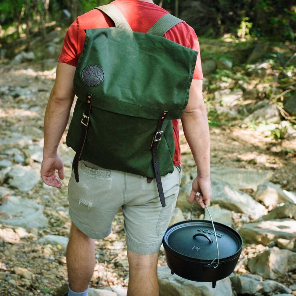 Cast Iron Camp Dutch Oven 5.6L (30cm) - Heavy Duty Outdoor Cooking Pot for Camping, Backpacking & Dutch Oven Recipes - Perfect for Stews, Bread & Open Fire Cooking