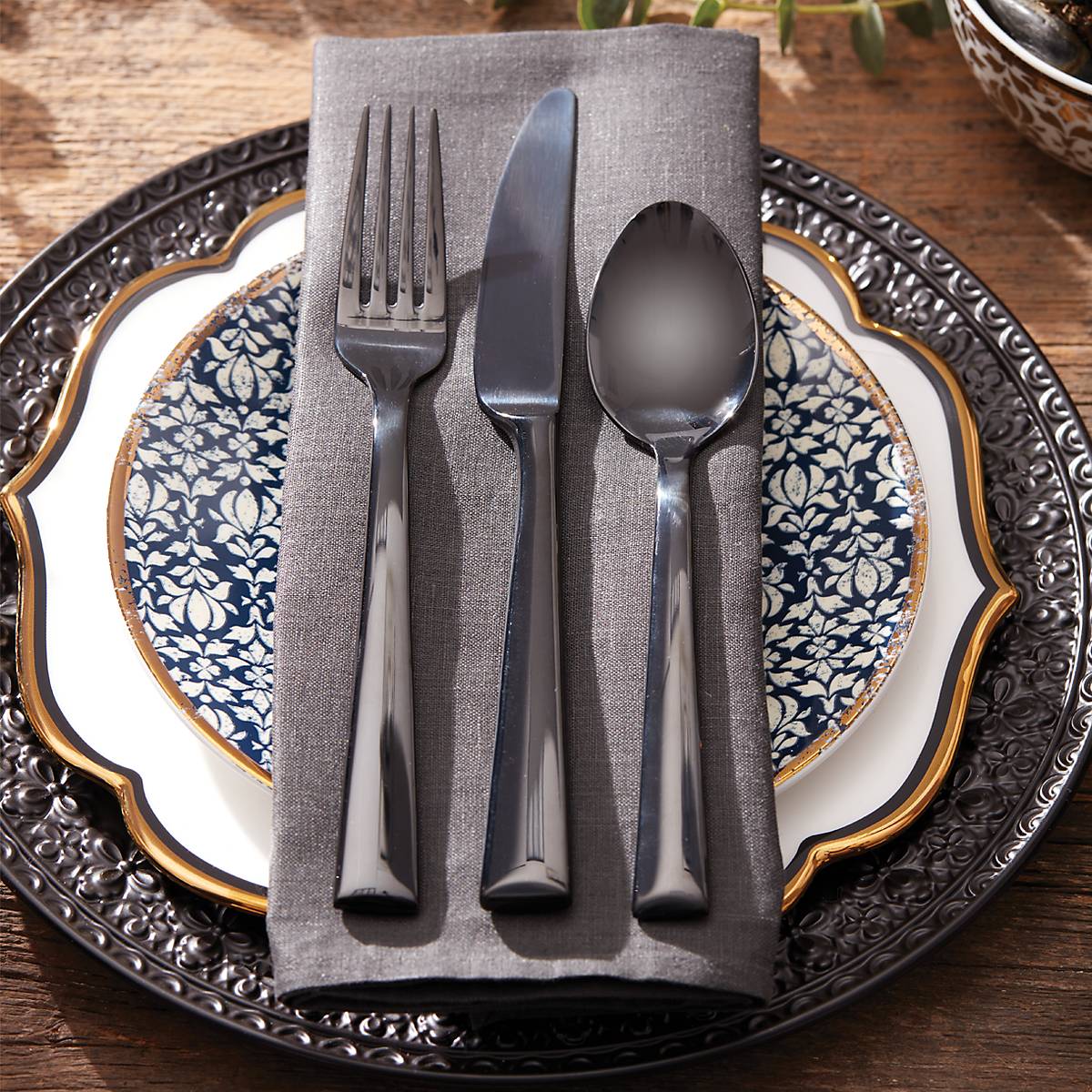 Colebrook Onyx 5-Piece Dinnerware Set - Elegant Black Stoneware Plates, Bowls & Mugs for Formal Dining, Restaurant, or Home Entertaining
