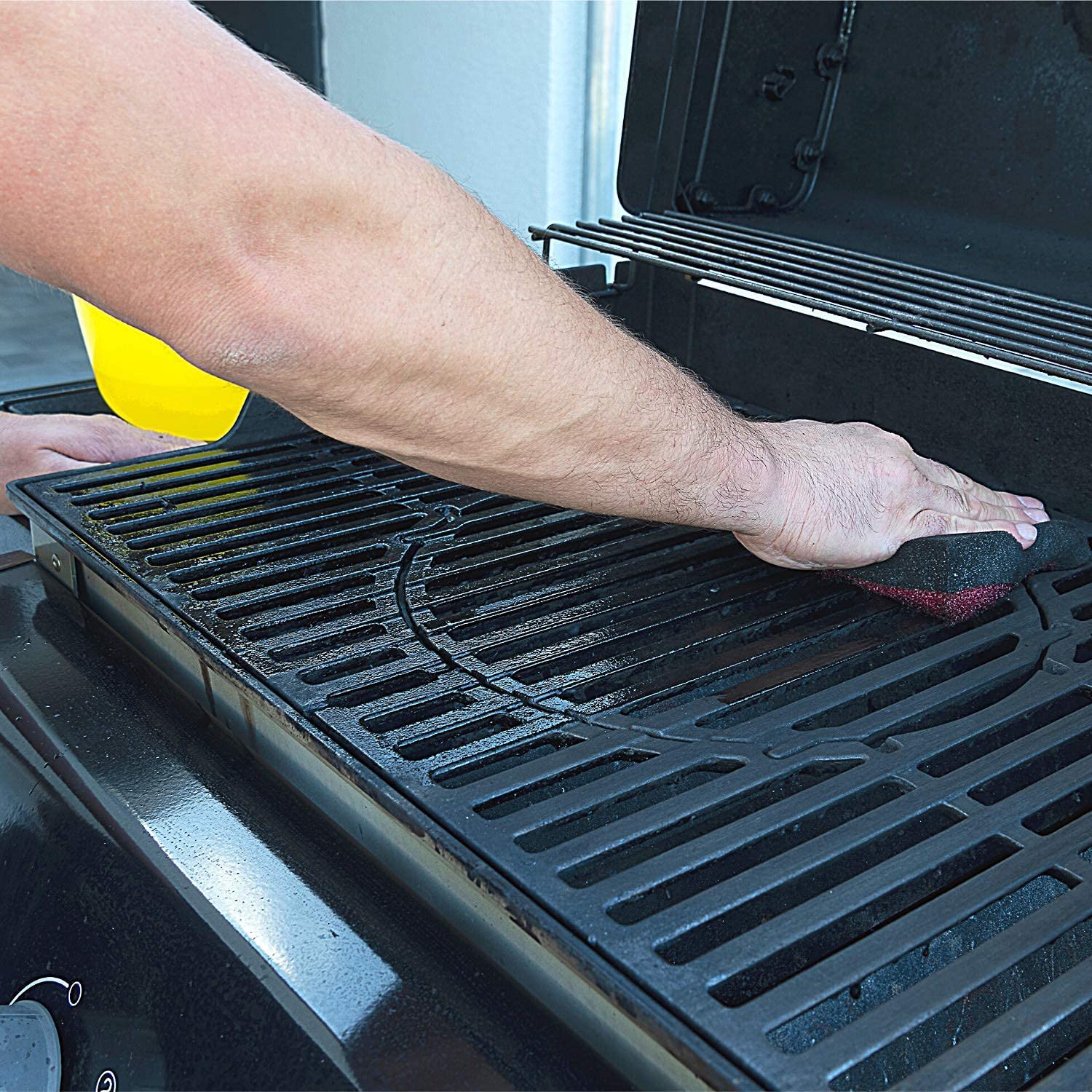 Zep ZUOVGR19 Heavy-Duty Oven and Grill Cleaner - 19 oz Professional Strength Degreaser for Stovetops, Racks & BBQ Grills - Removes Burnt-On Grease & Food Residue - Ideal for Home Kitchens & Commercial Restaurants