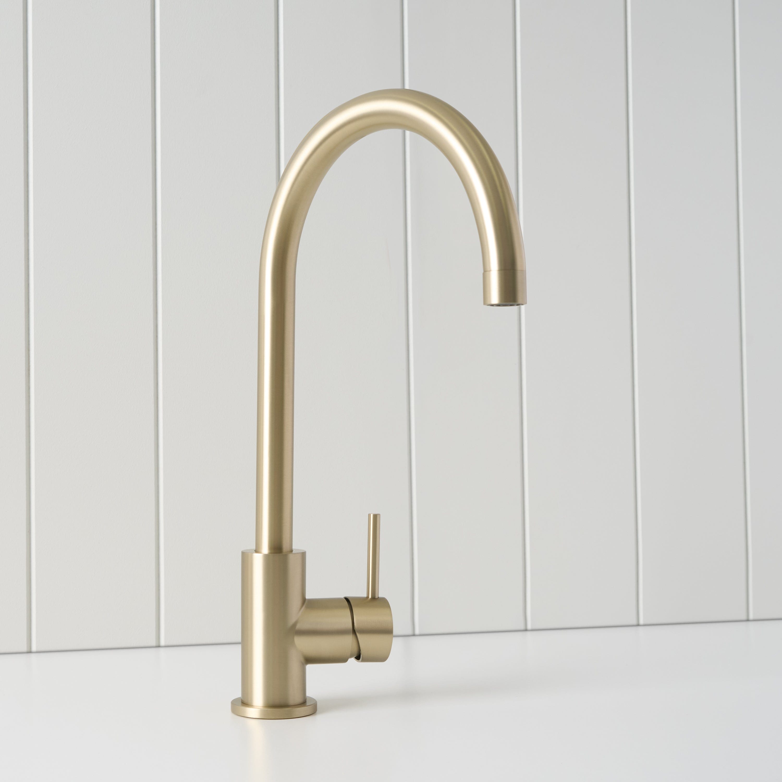 Sydney Round Kitchen Faucet with Pull-Down Sprayer - Brushed Nickel Finish - Perfect for Modern Farmhouse & Contemporary Kitchen Sinks