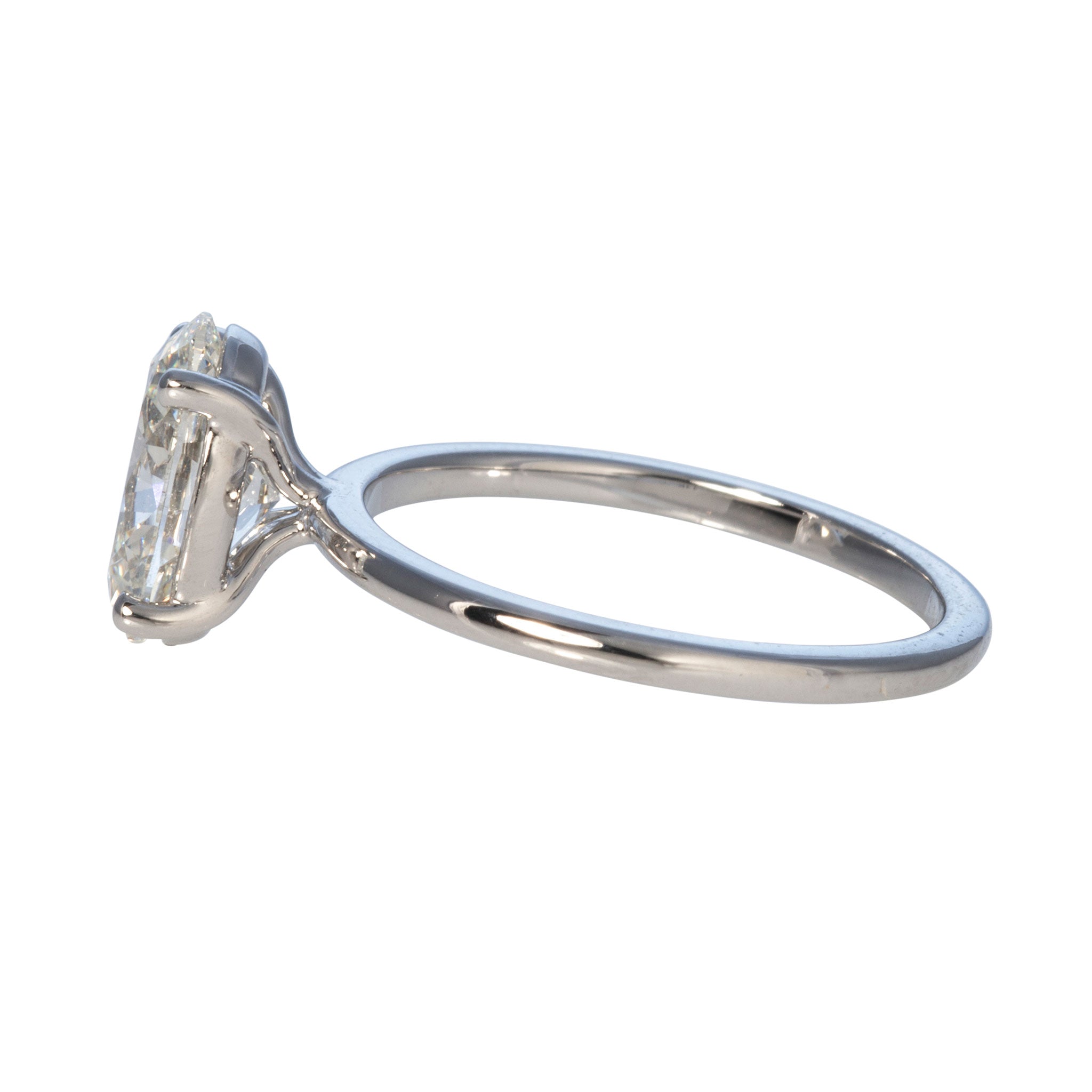 2 Carat Oval Cut Diamond Solitaire Engagement Ring in 14K White Gold - I SI1 Clarity, Perfect for Proposals & Anniversaries