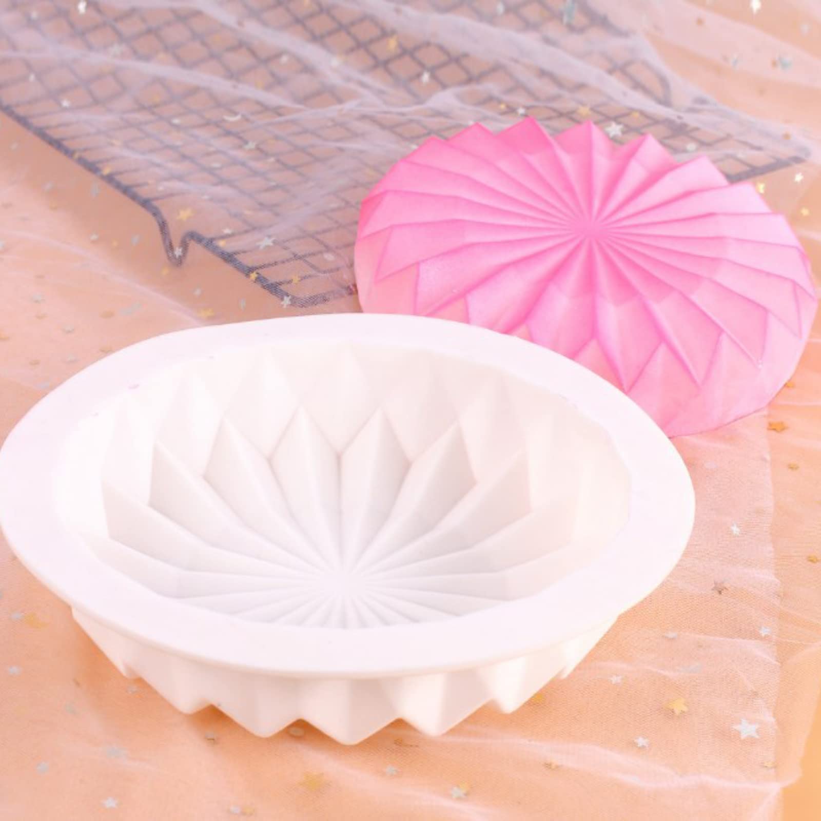 Non-Stick 19.5cm Silicone Round Cake Pan - Perfect for Baking Birthday Cakes, Brownies, Pastries, Bread, Pies & Chiffon Cakes | Flower Design Bakeware for Home Bakers & Party Desserts