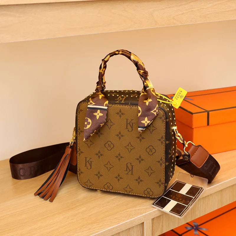 Stylish Women's Crossbody Bags - Luxury Designer Shoulder Purses & Handbags for Travel, Work & Everyday Use | Perfect as Clutch, Tote & Fashion Accessory