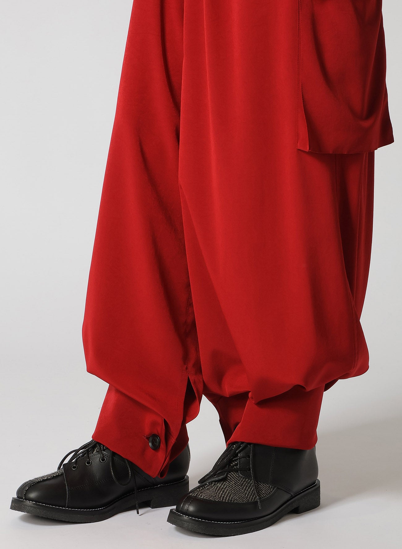 Stylish Crepe de Chine Cuffed Hem Cargo Pants for Women - Comfortable & Trendy Casual Wear for Outdoor Adventures, Travel & Everyday Fashion