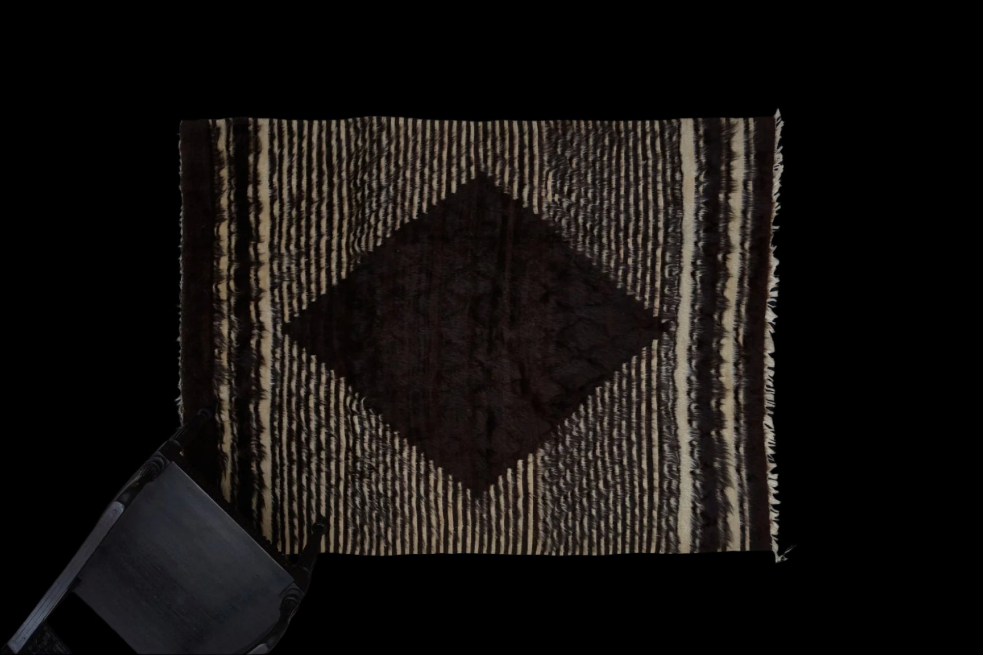 Premium Zebra Striped Area Rug 4'8