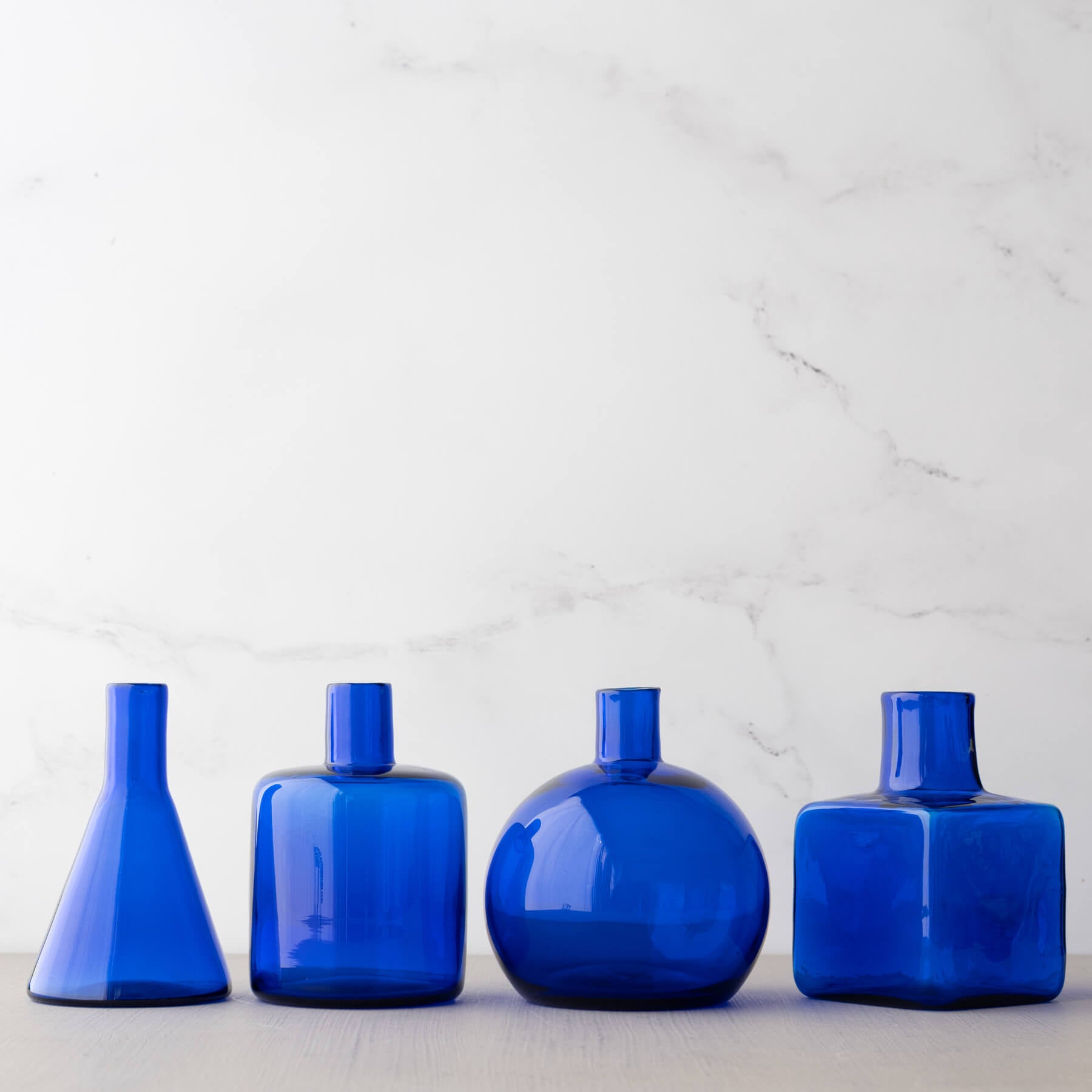 1223 Beaker Bud Vase - Cobalt Blue Glass Flower Vase for Home Decor, Wedding Centerpieces & Tabletop Arrangements