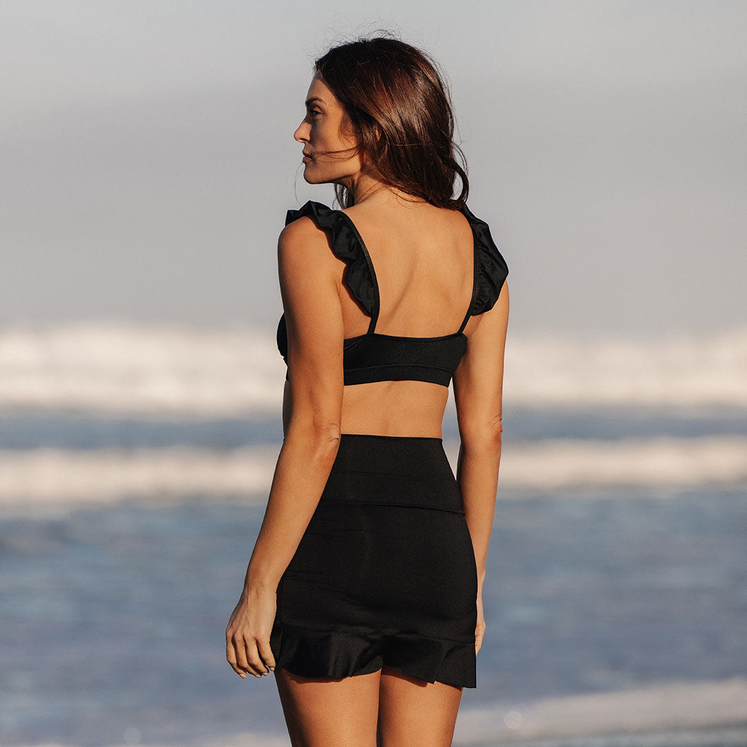 Black Bella Crop Top for Women - Trendy Short Sleeve T-Shirt | Perfect for Summer Outfits, Beach Wear & Casual Fashion