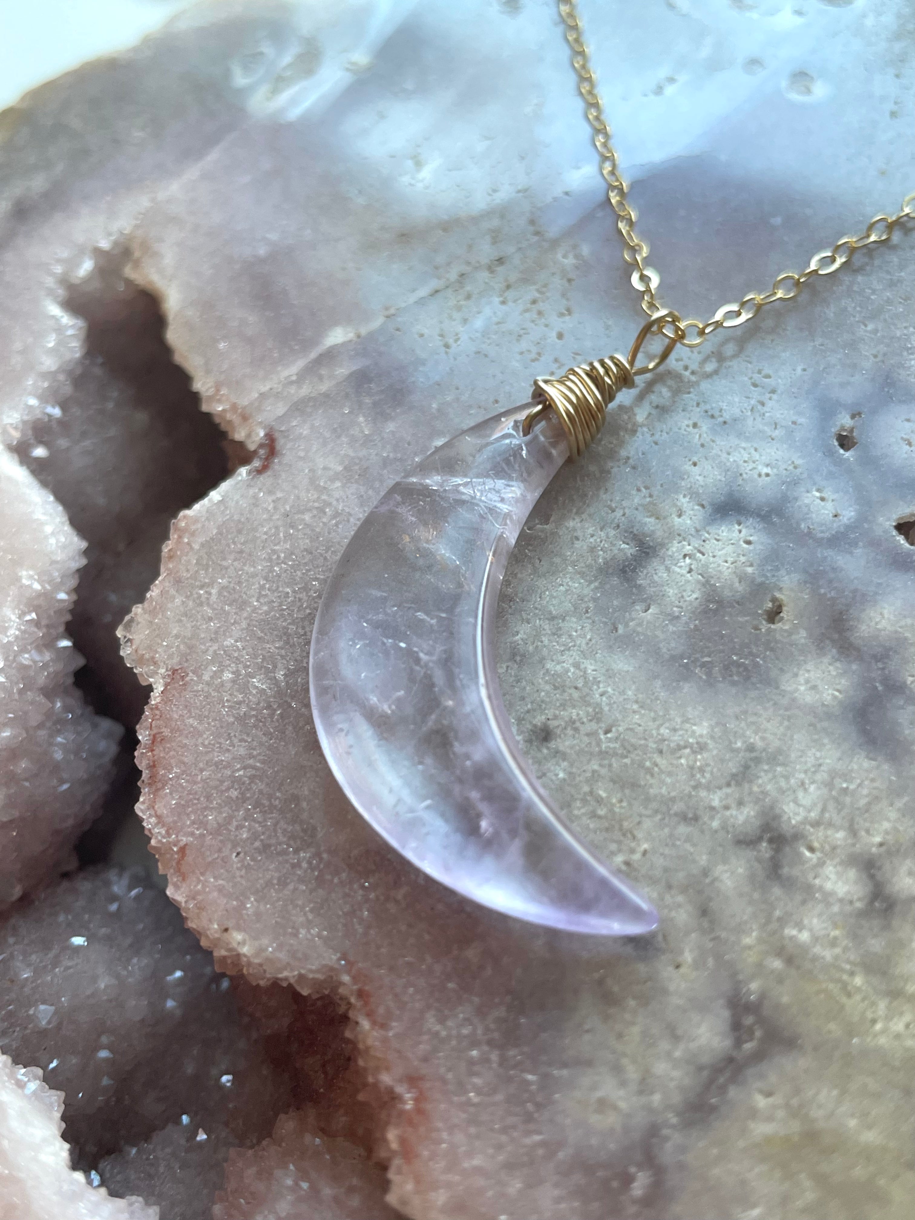 Amethyst Moon Crystal Necklace – Healing Gemstone Jewelry for Women, Spiritual Protection & Positive Energy – Perfect for Meditation, Yoga & Everyday Wear