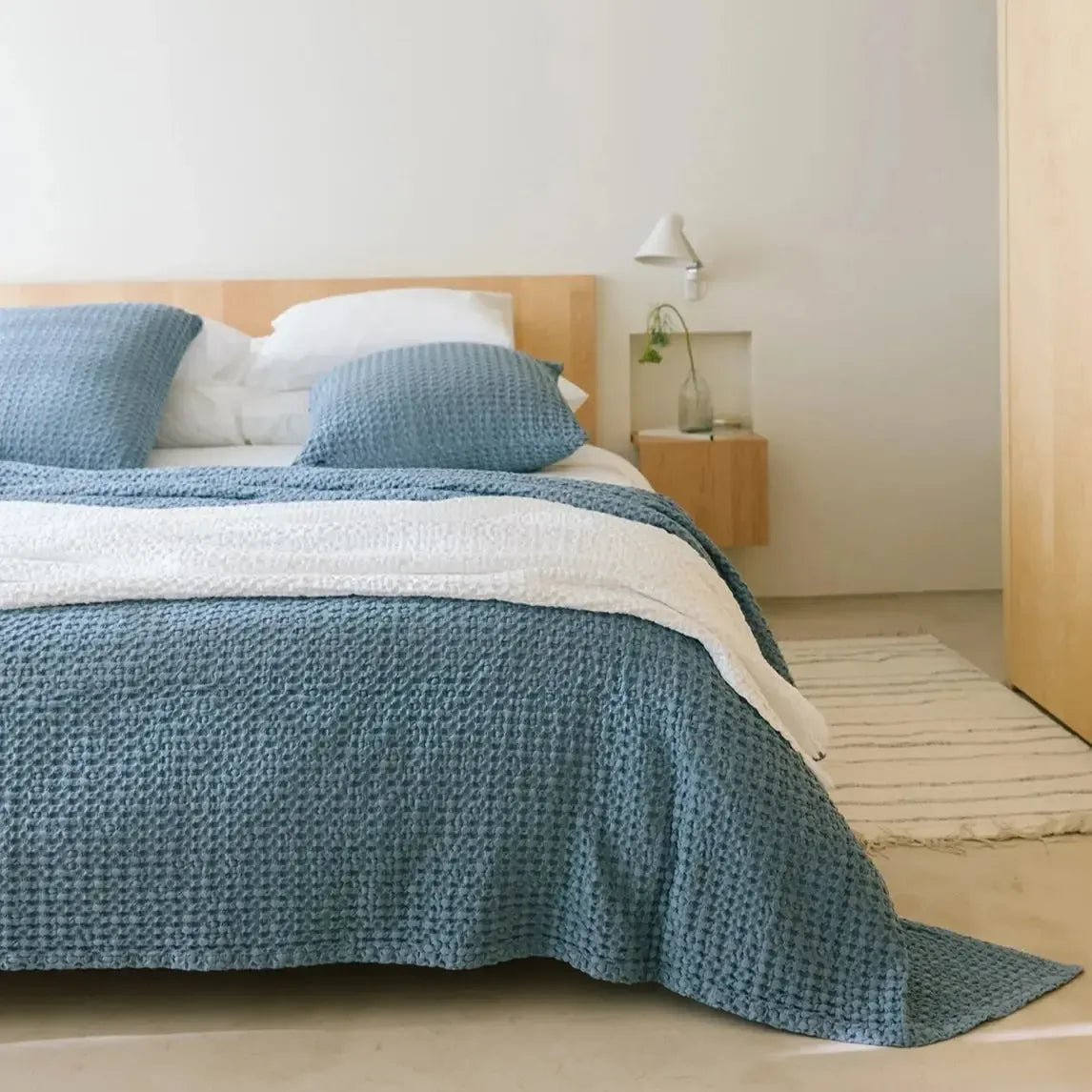 Santa Luzia Waffle Bedspread - Soft Blue Textured Bed Cover for Queen/King Size - Perfect for Cozy Bedrooms & Guest Room Decor
