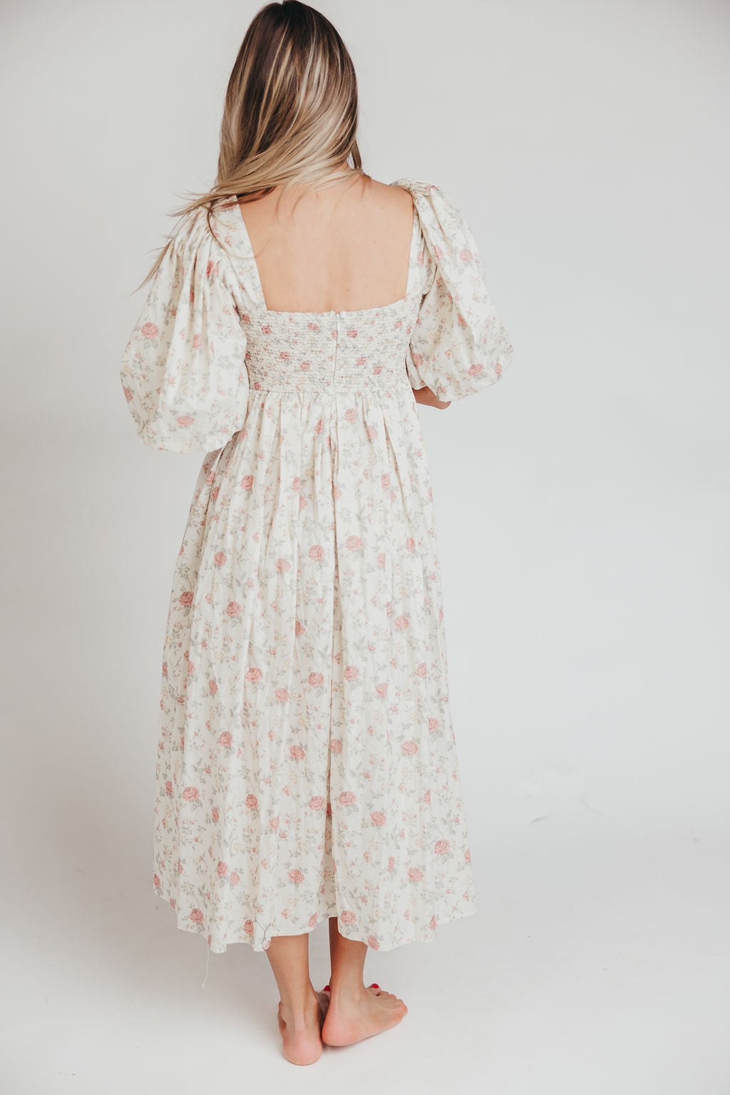 Harlow Maxi Dress in Off White Floral - Bump Friendly Maternity Dress & Inclusive Sizing (S-3XL) | Perfect for Pregnancy, Beach Vacations & Summer Weddings