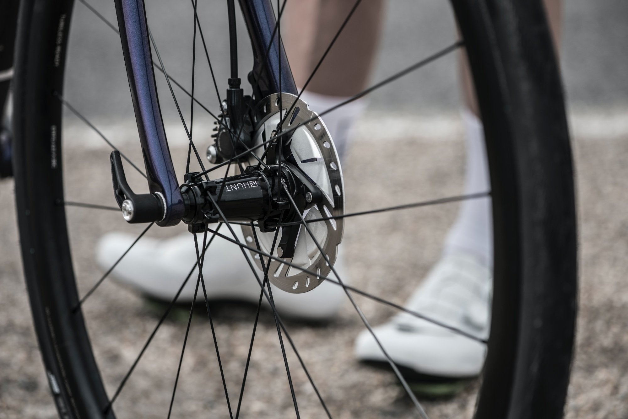 RE:NEW HUNT 34 Aero Wide Disc Wheelset - Lightweight Carbon Road Bike Wheels for Speed & Performance | Perfect for Road Racing, Triathlons & Endurance Cycling