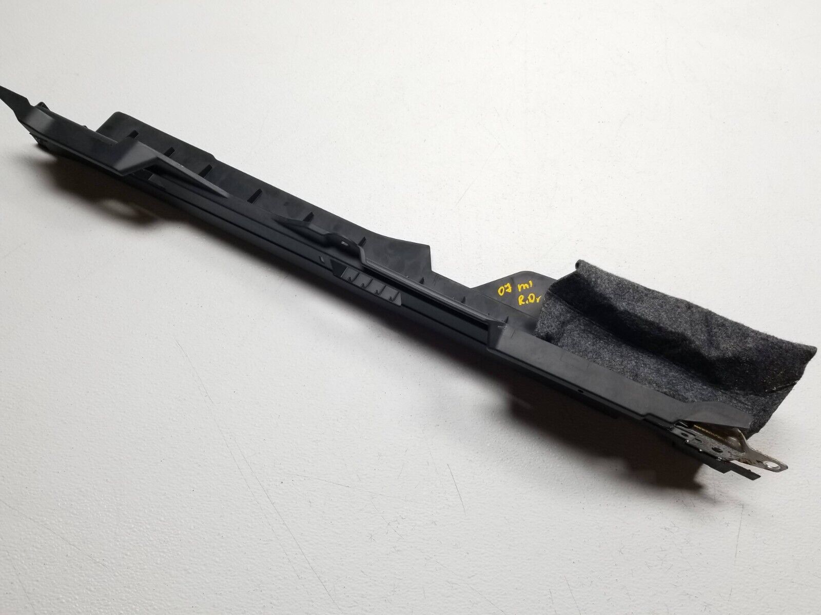 2006-2011 Mercedes ML500 Right Rear Passenger Truck Bracket Trim OEM Replacement Part - Perfect for Off-Roading & Vehicle Restoration Projects