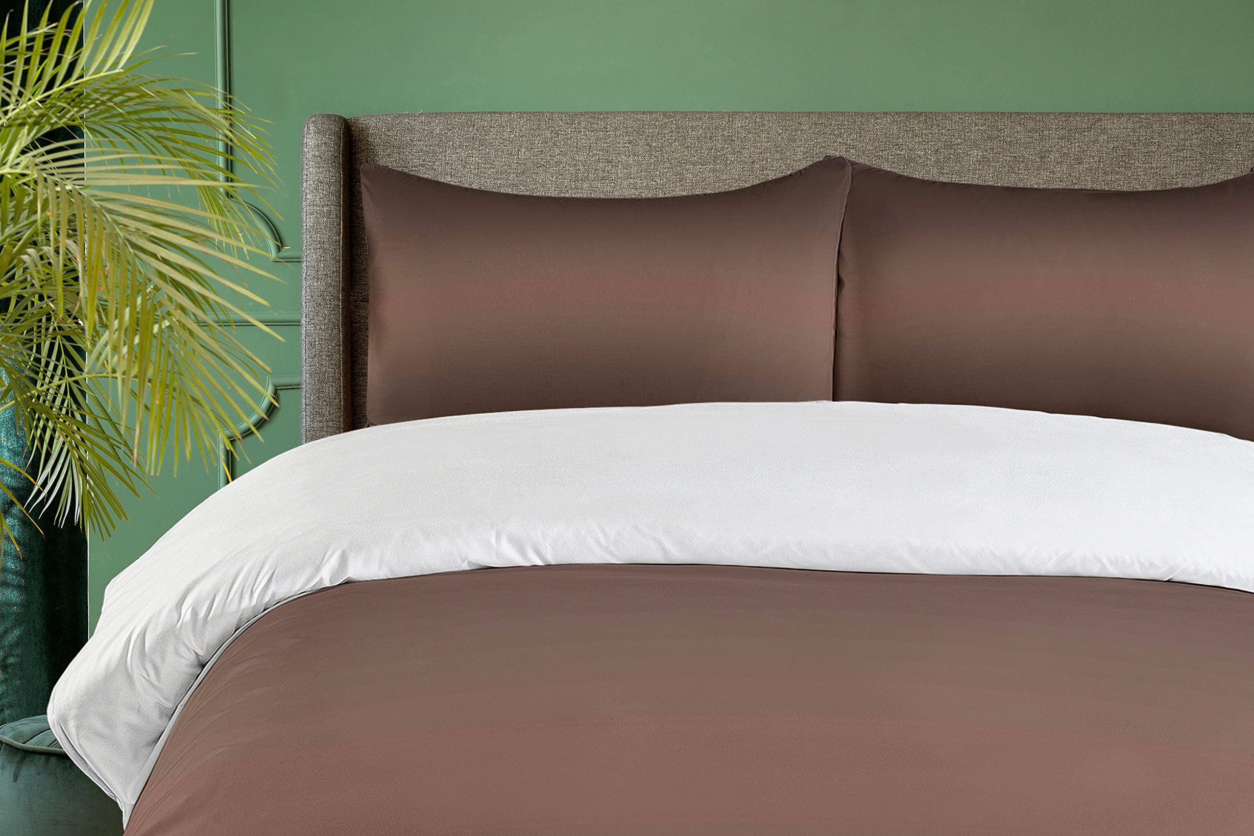Ambesonne Ombre Duvet Cover Set - Queen Size Brown Chocolate Food Inspired Bedding with 2 Pillow Shams | Gradient Design Digital Print Artwork | Perfect for Master Bedroom, Guest Room & Dorm Decor