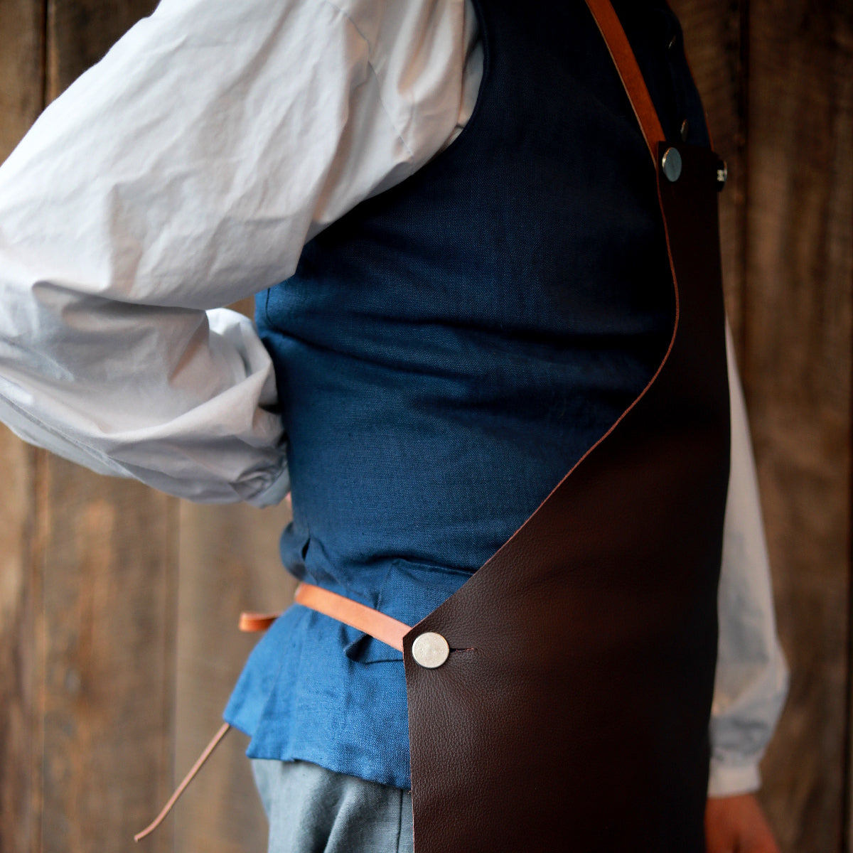 Premium Leather Work Apron for Men & Women - Durable & Adjustable for Chefs, Butchers, Woodworkers & Craftsmen - Perfect for Cooking, BBQ, Grilling & DIY Projects