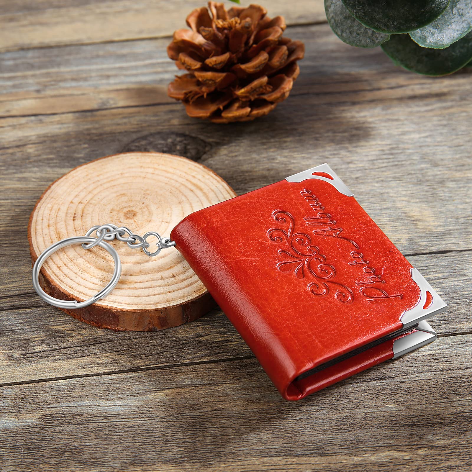 Personalized Leather Photo Keychain - Custom Handmade Photo Album Keychain for Memories - Perfect for Gifts, Travel, and Keepsakes