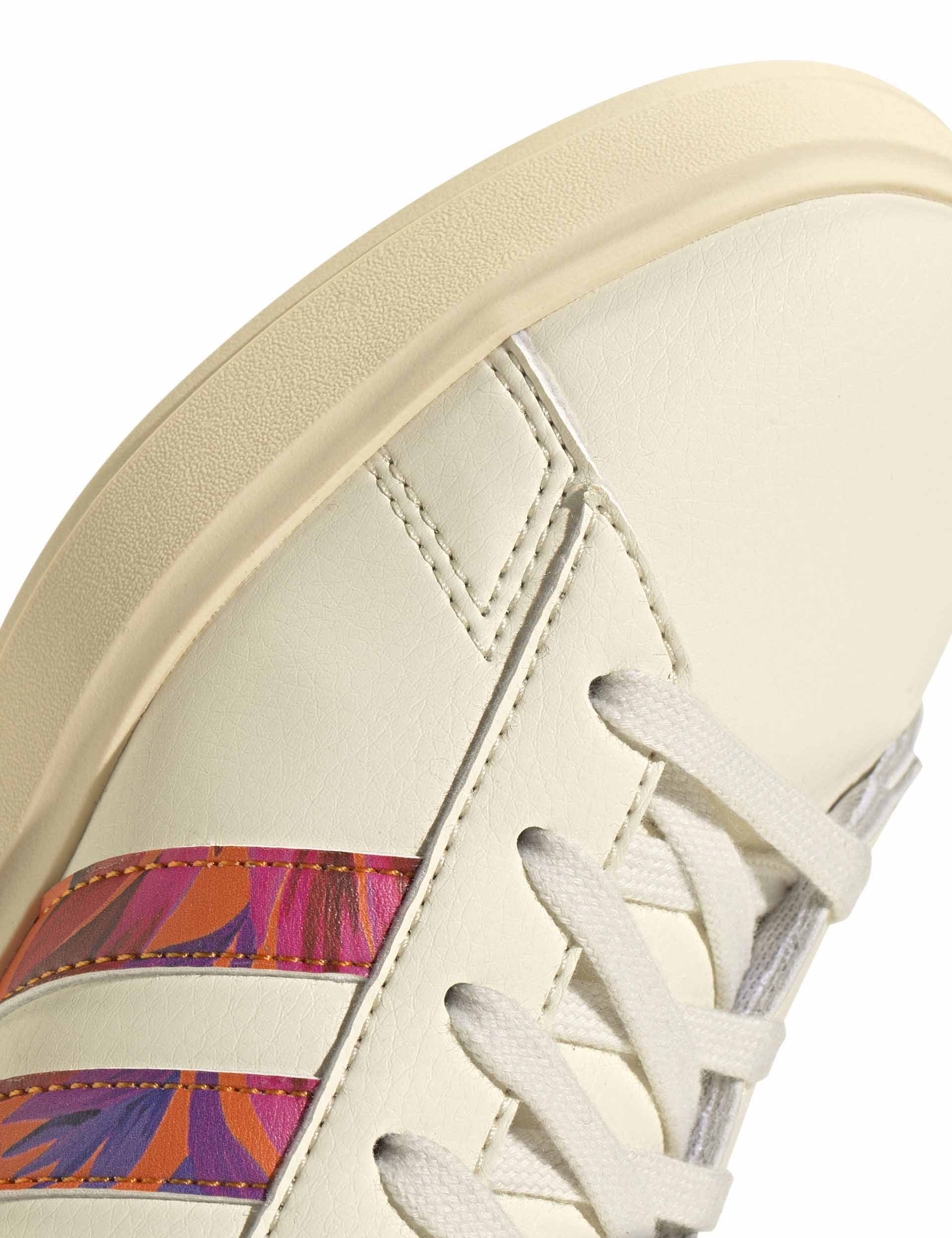 Adidas Grand Court 2.0 Women's Sneakers - Cream White/Warm Vanilla/Gold Metallic - Comfortable Casual Shoes for Walking, Work & Everyday Wear