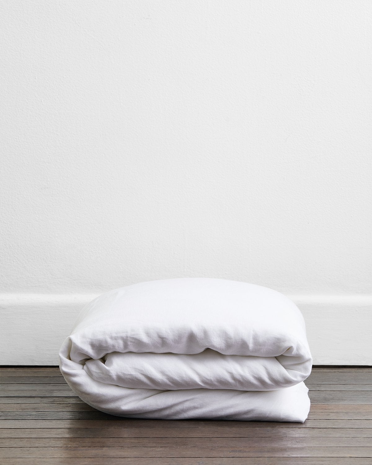 Luxury White Bedding Set - 100% Cotton Soft Queen Size Bed Sheets, Duvet Cover & Pillowcases - Perfect for Master Bedroom, Guest Room & Hotel Decor