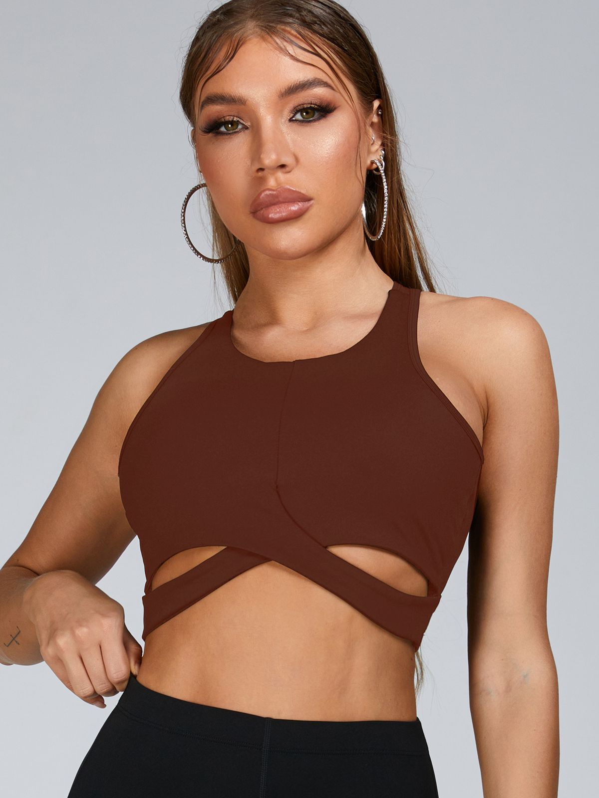 ZASUWA Women's Cutout Backless Sports Bra - High Support Workout Top for Yoga, Running & Gym - Breathable & Comfortable Activewear