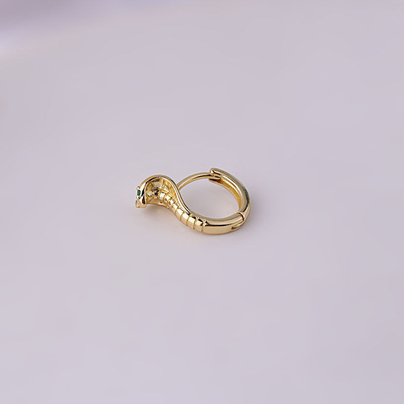 18K Gold Dainty Heart Cartilage Huggie Hoop Earrings for Women - Minimalist Tiny Heart Stud Earrings for Cartilage & Helix Piercing - Perfect for Everyday Wear, Date Night & Gifts (HSPJ677)
