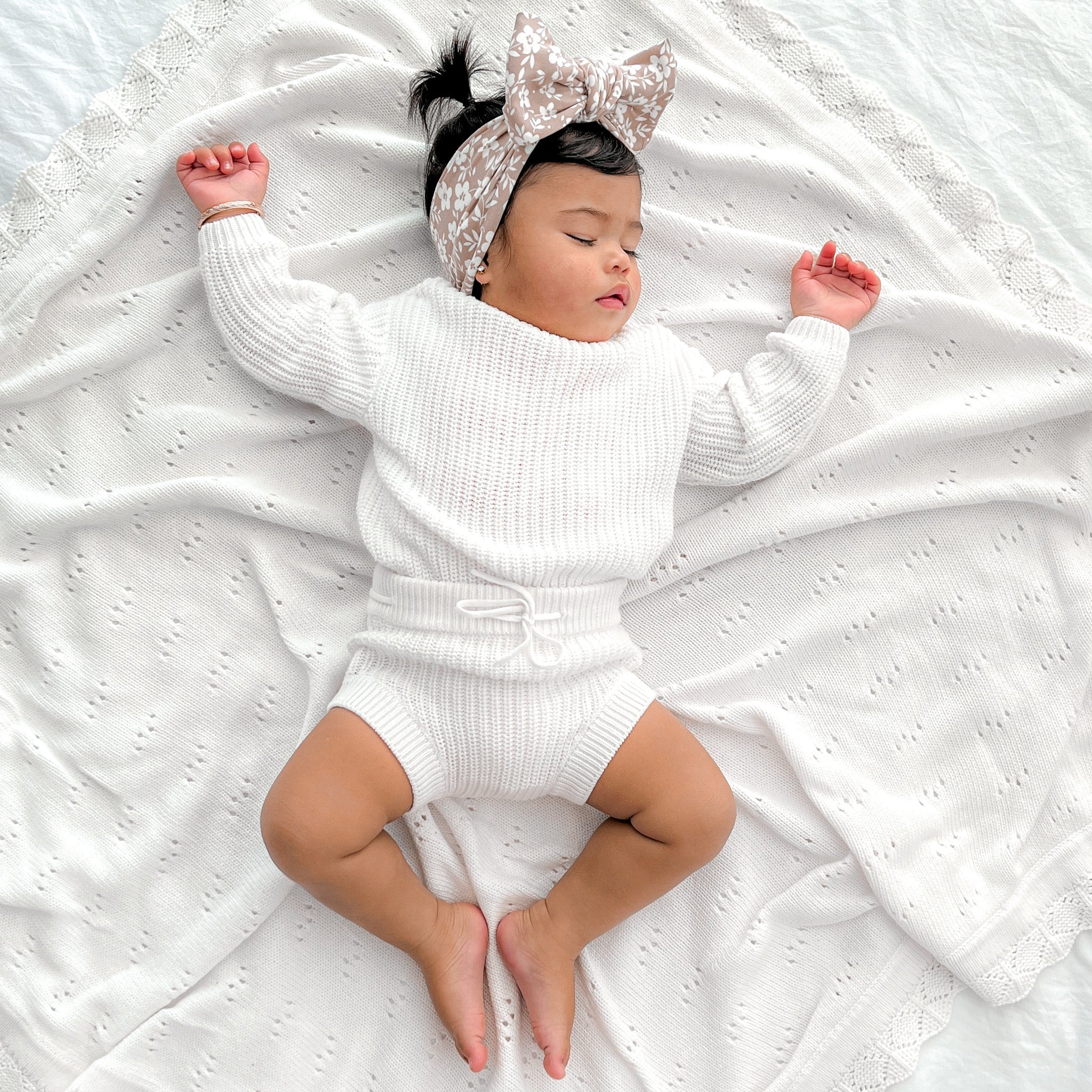 Soft Chunky Knit Baby Bloomers - Cozy Marshmallow Textured Pants for Newborns & Infants | Perfect for Playtime, Photo Shoots & Comfortable Loungewear