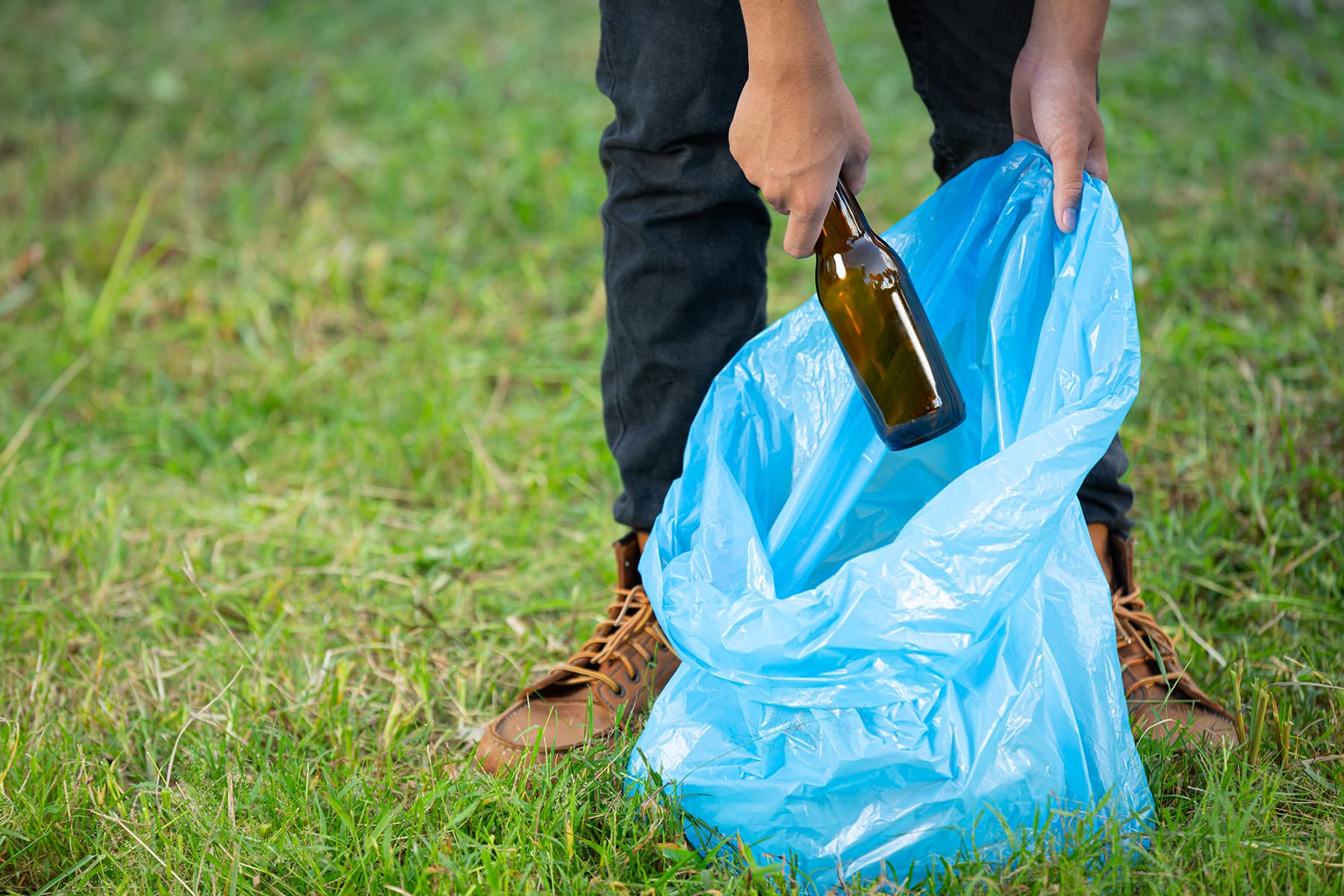 APQ Blue Heavy Duty Trash Bags 30x48 Inches - 250 Pack Thick 21 Micron Polyethylene Garbage Bags | 100 Gallon Recyclable Trash Can Liners for Office, School, Kitchen & Outdoor Use | Extra Strong Leak Proof Waste Disposal Bags for Commercial & Home Cleaning