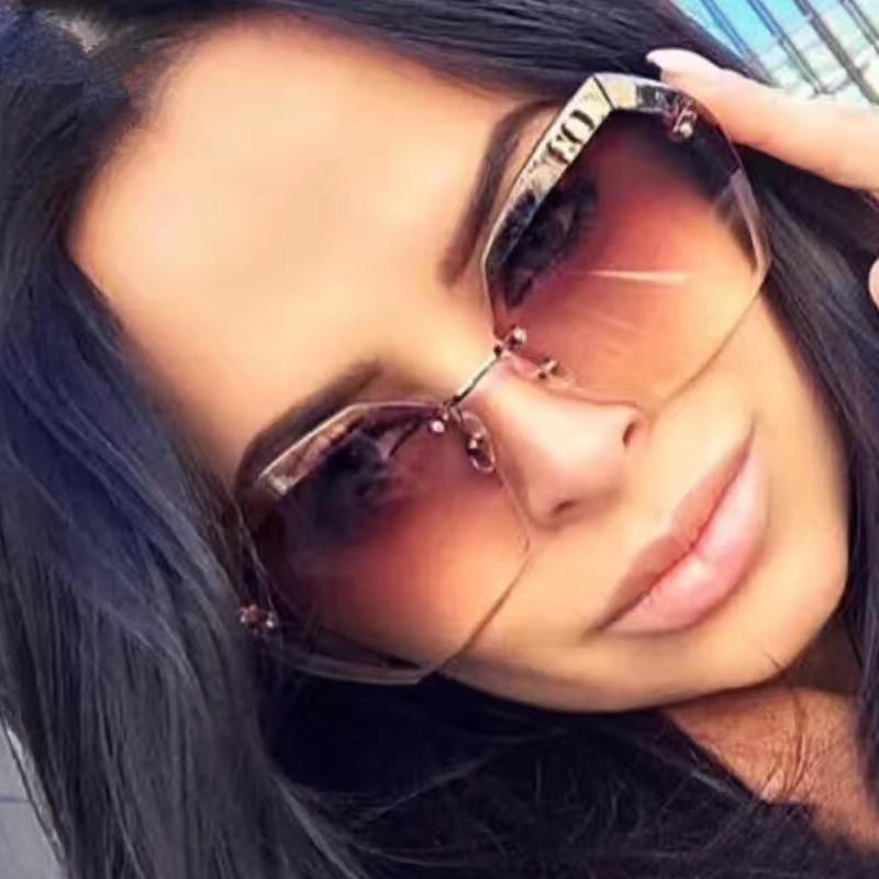 Vintage Oversized Sunglasses for Women & Men - Retro UV Protection Shades - Perfect for Beach, Driving & Outdoor Activities