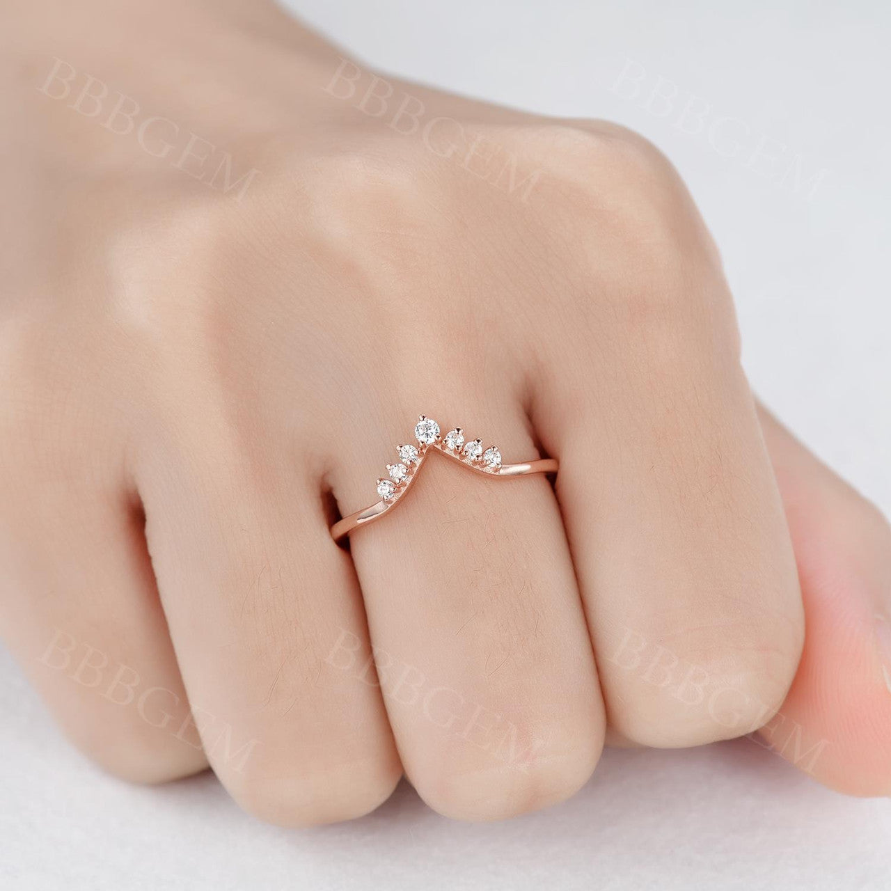 Exquisite Round Cut Diamond Wedding Band | Curved V-Shaped Matching Ring for Bridal Sets | Perfect for Engagement, Anniversary & Special Occasions