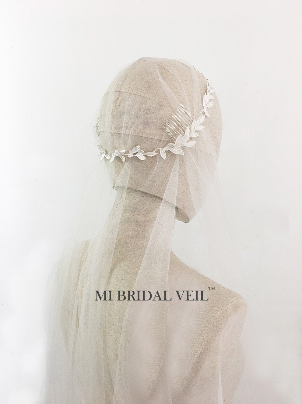 1920s Inspired Juliet Cap Veil - Vintage Bridal Wedding Veil with Lace Trim | Mi Bridal | Perfect for Gatsby-Themed Weddings & Vintage Style Brides