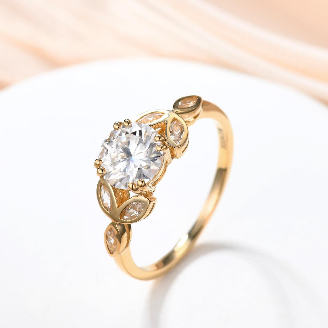 6.5mm Round Cut 1 Carat Solitaire Engagement Ring in 14K Gold - Perfect for Proposals, Anniversaries & Wedding Bands